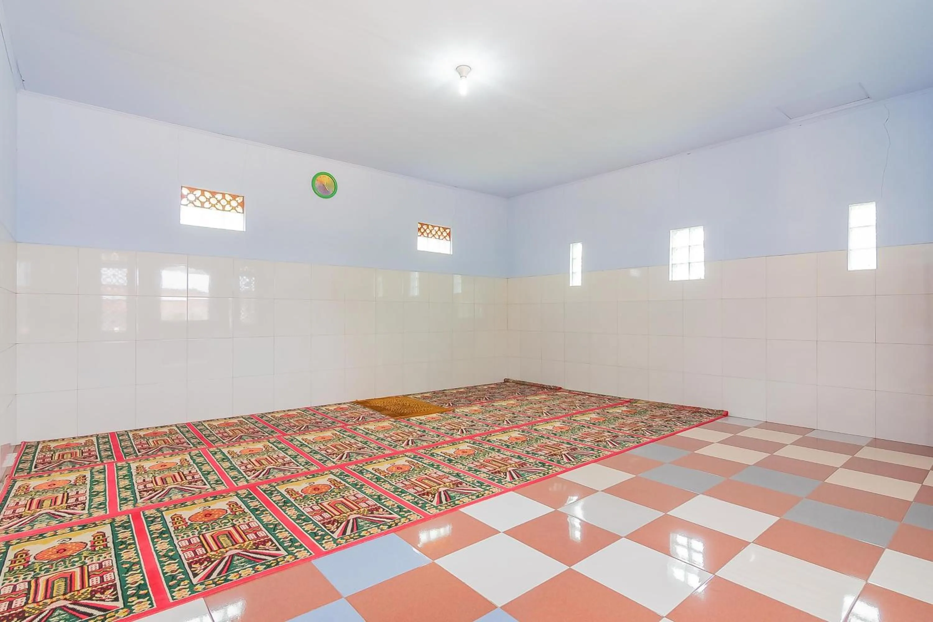 RedDoorz Syariah @ Tambak Mekar Street Subang