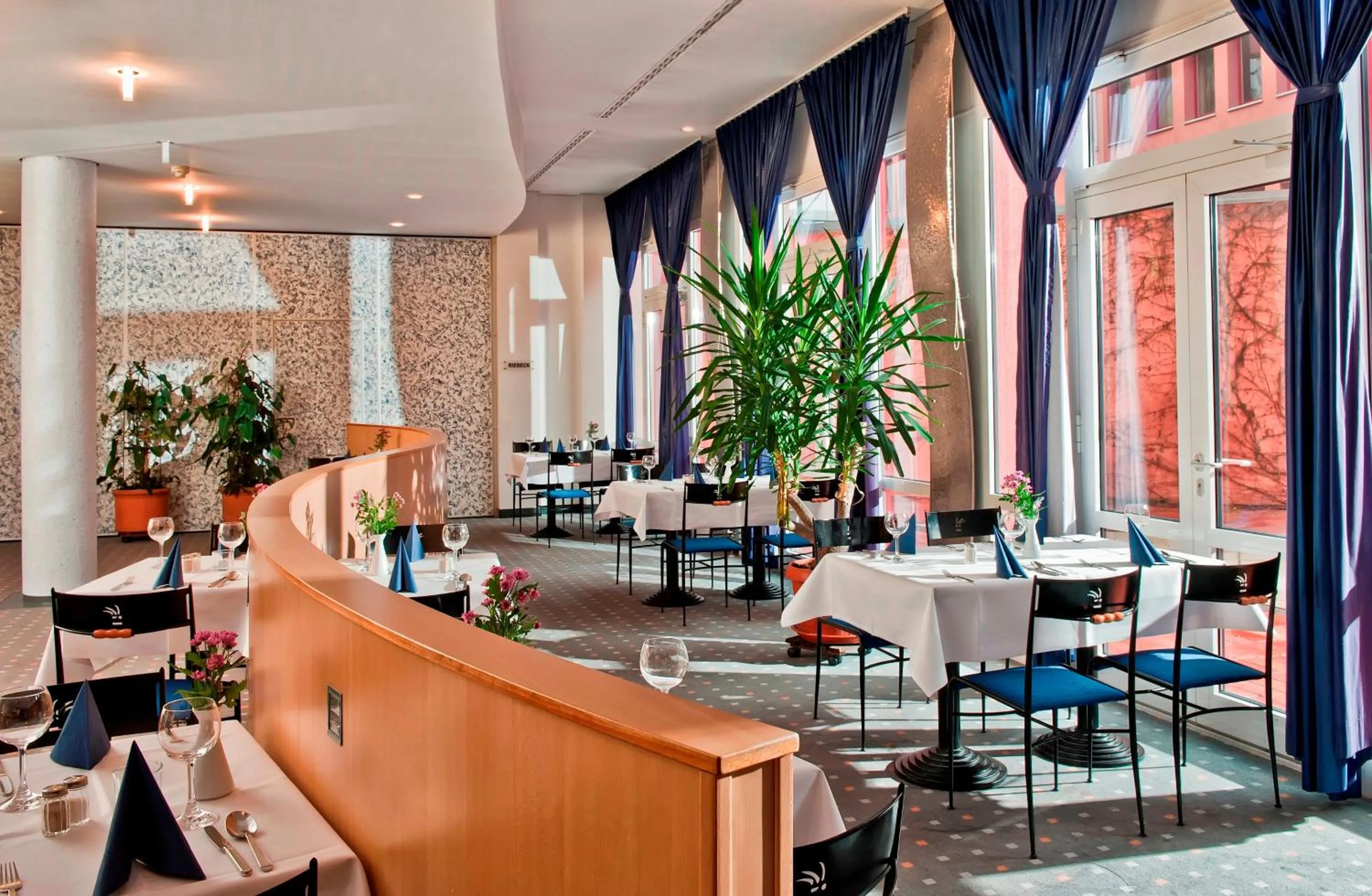 Restaurant/places to eat in TRYP by Wyndham Halle