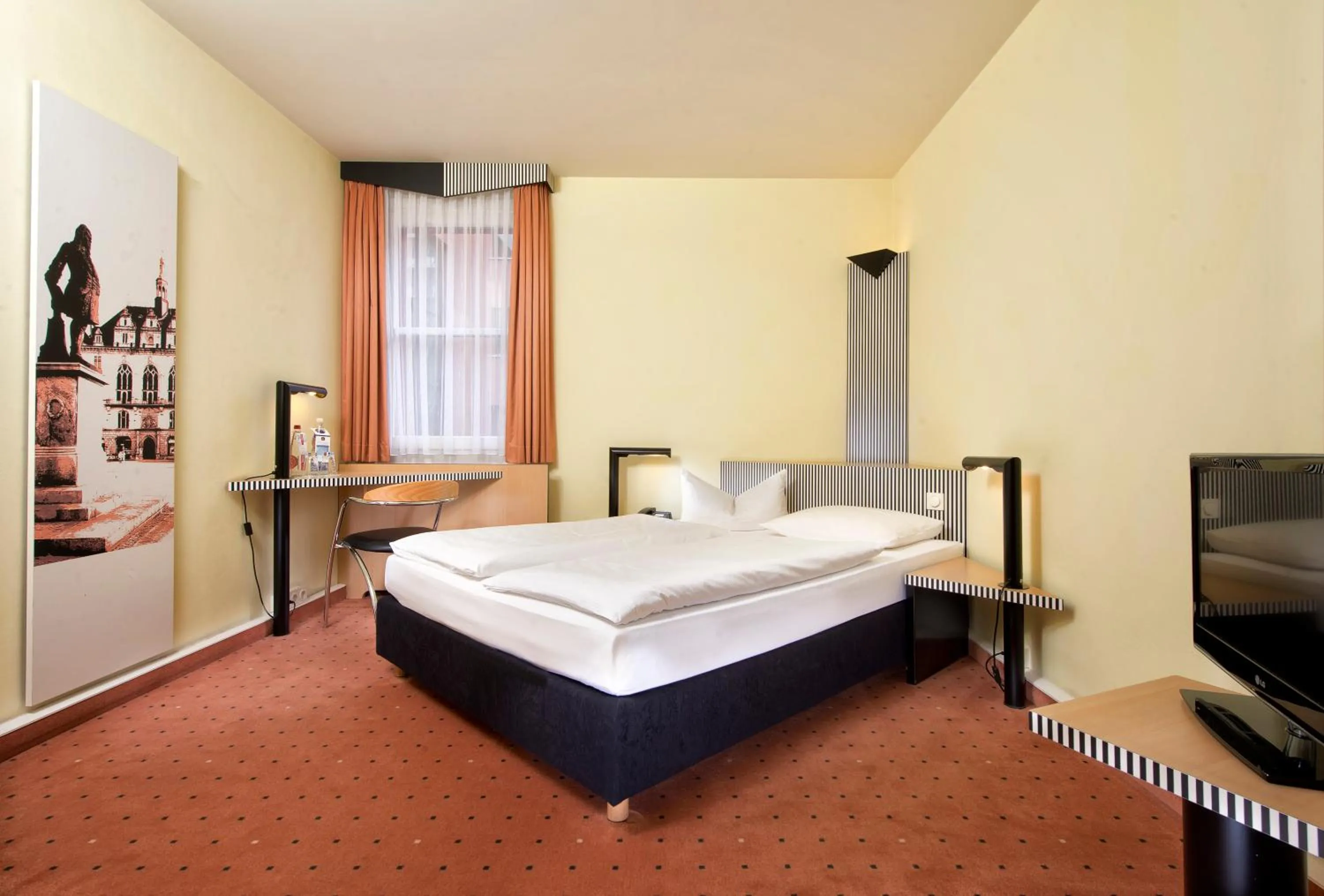Photo of the whole room, Bed in TRYP by Wyndham Halle