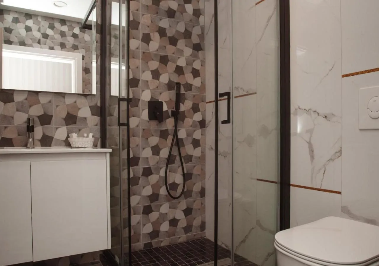 Shower in Hotel Chicago