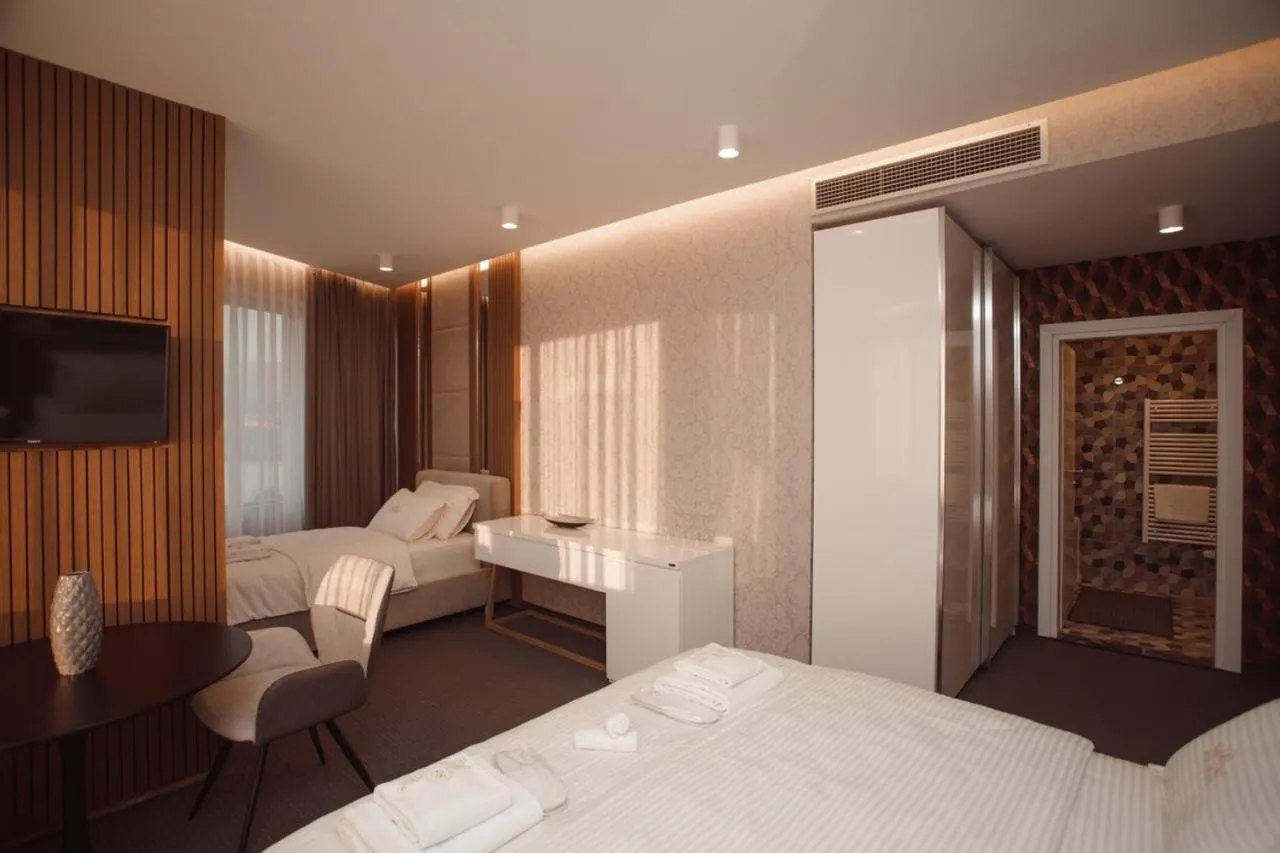 Photo of the whole room, Bed in Hotel Chicago