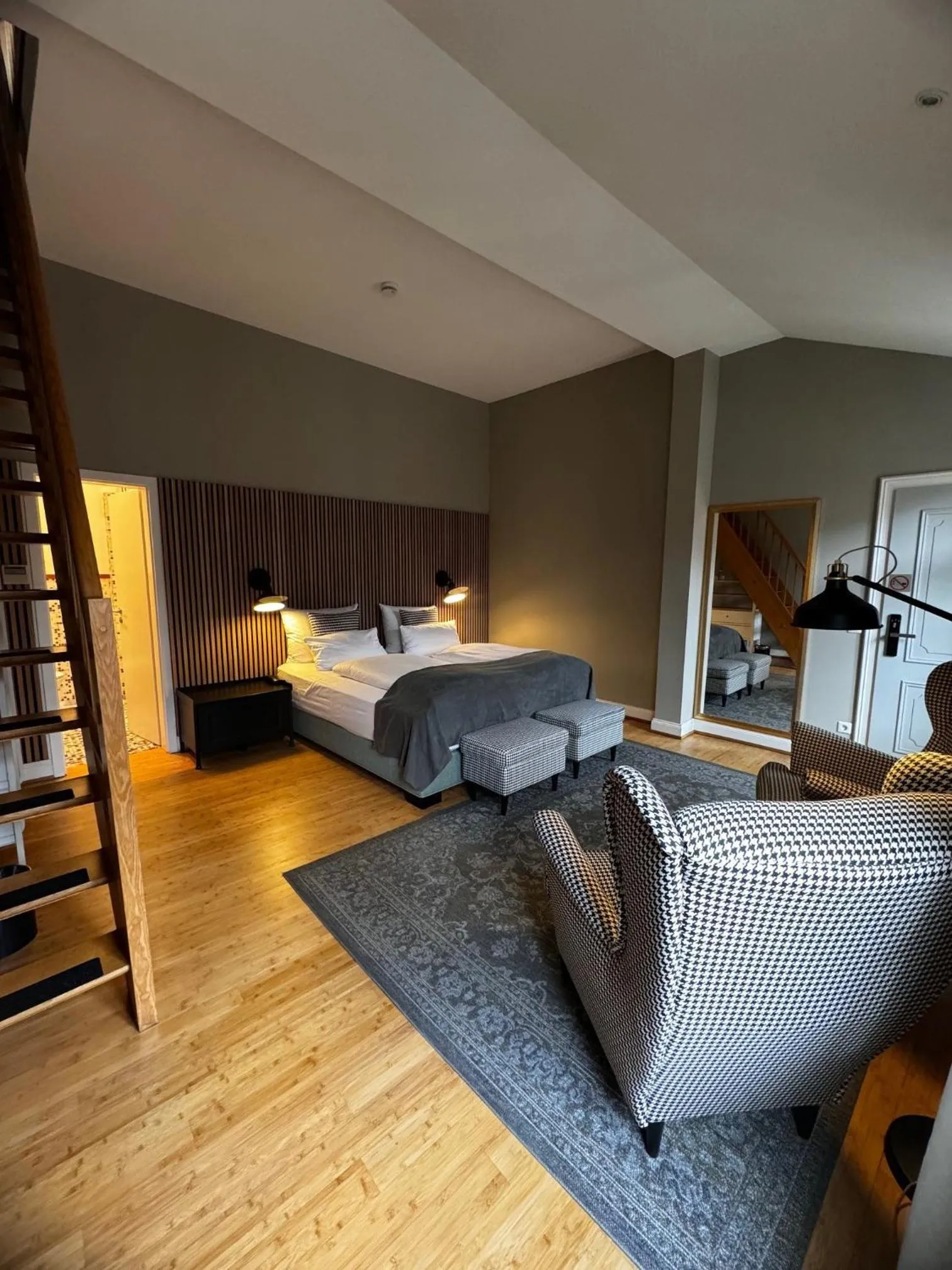 Photo of the whole room, Bed in Hotel Zur Alten Brücke