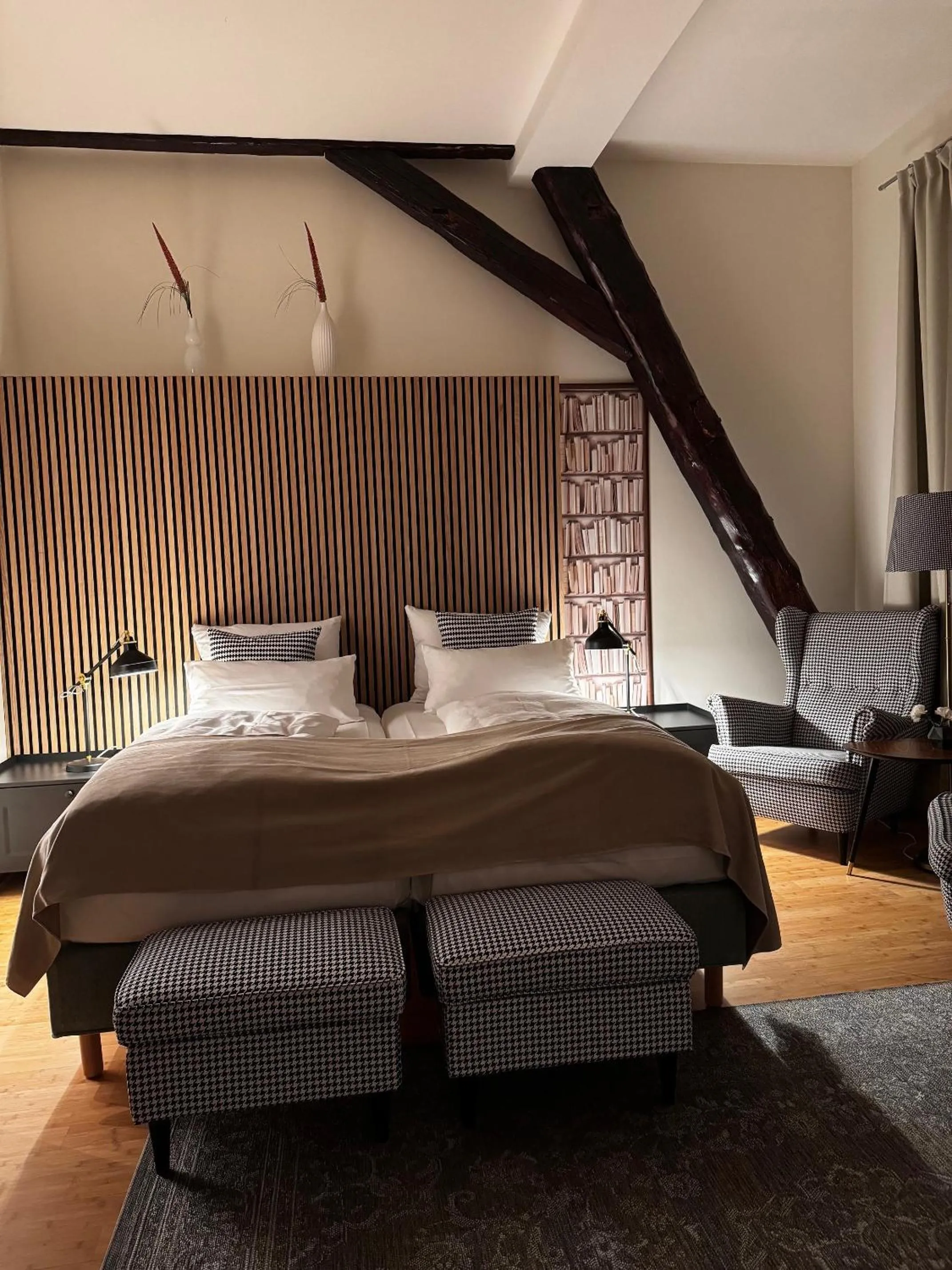 Photo of the whole room, Bed in Hotel Zur Alten Brücke