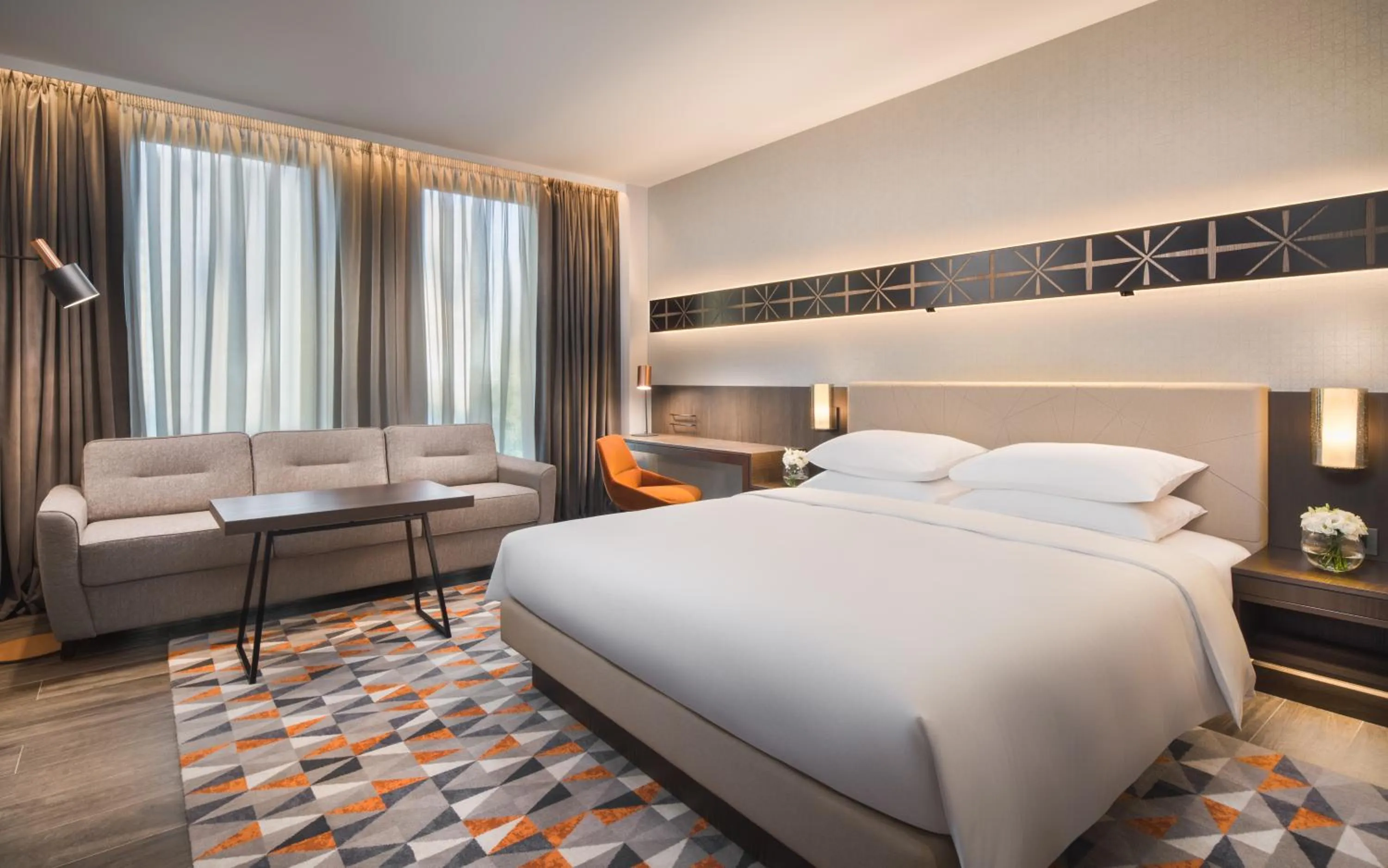 Photo of the whole room, Bed in Hyatt Regency Sofia