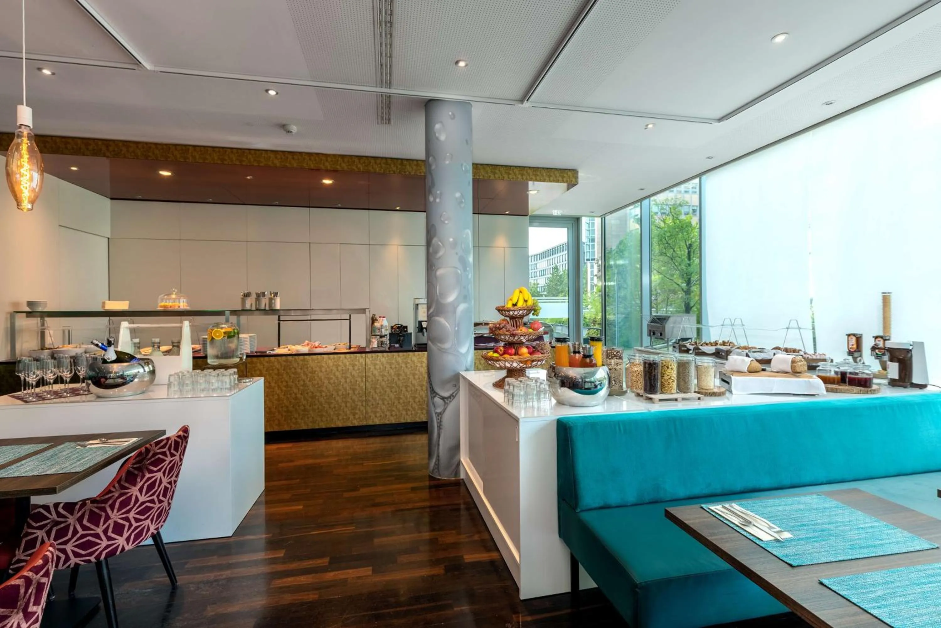 Restaurant/places to eat in DoubleTree by Hilton Frankfurt Niederrad