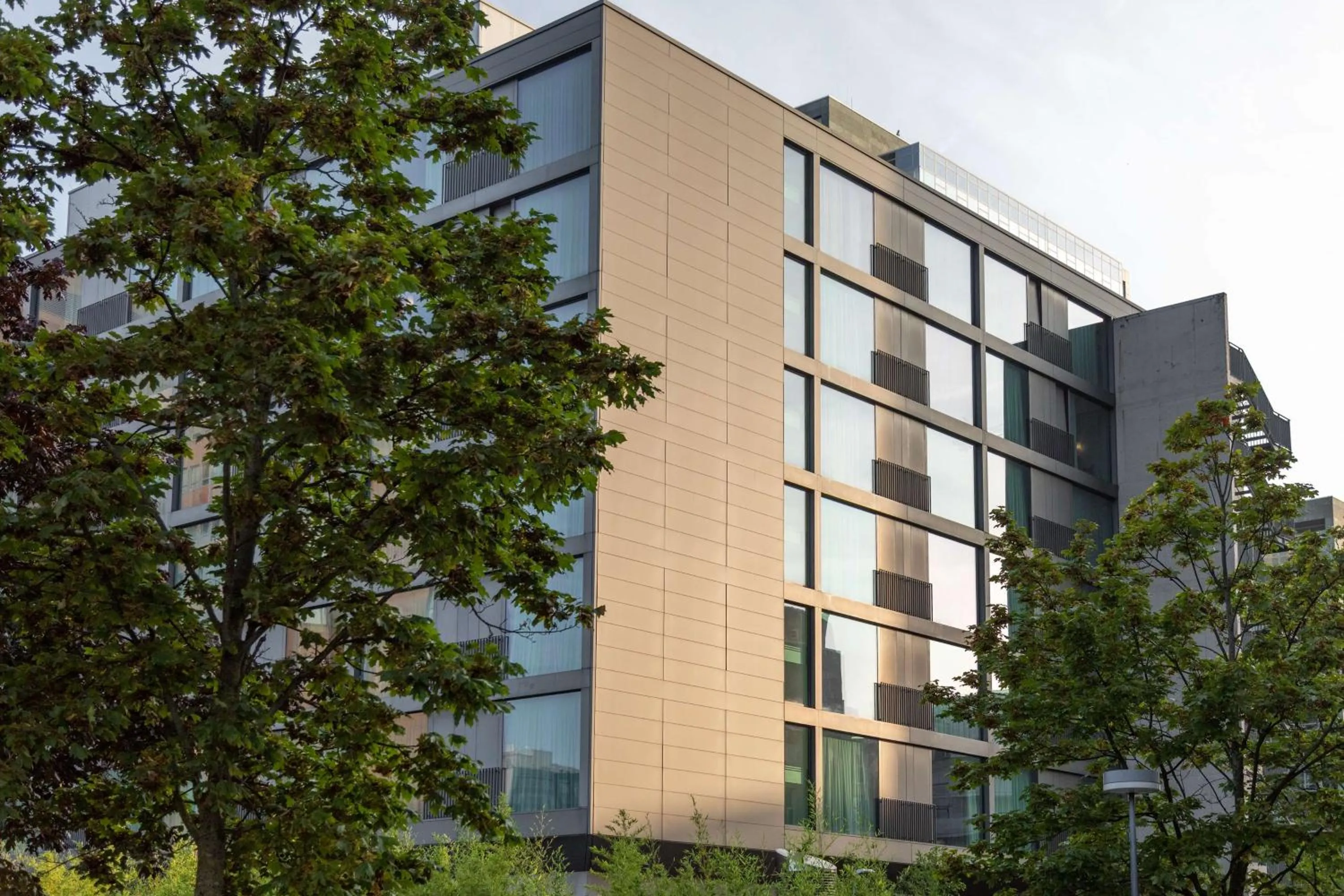 Property building in DoubleTree by Hilton Frankfurt Niederrad
