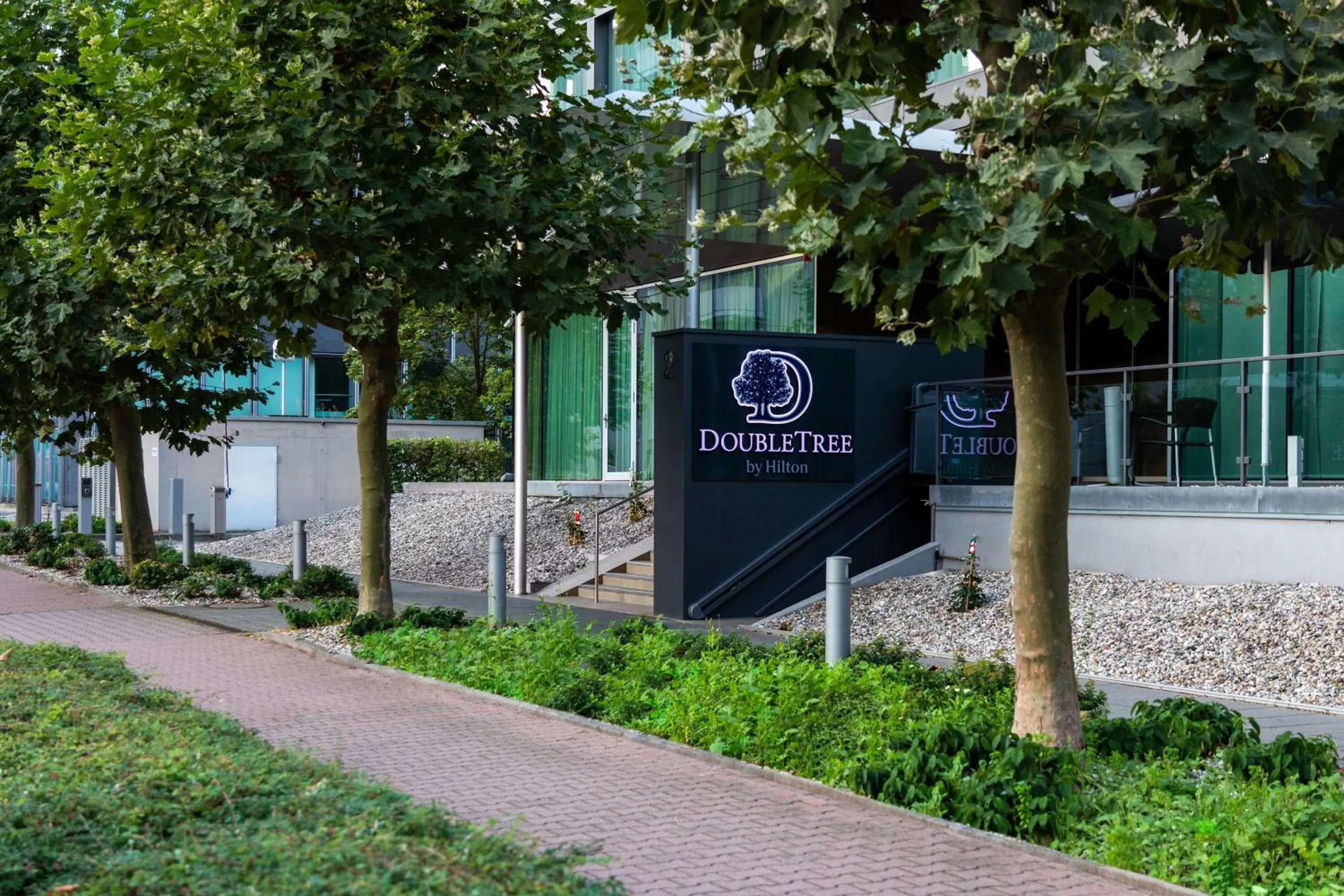 Property building in DoubleTree by Hilton Frankfurt Niederrad