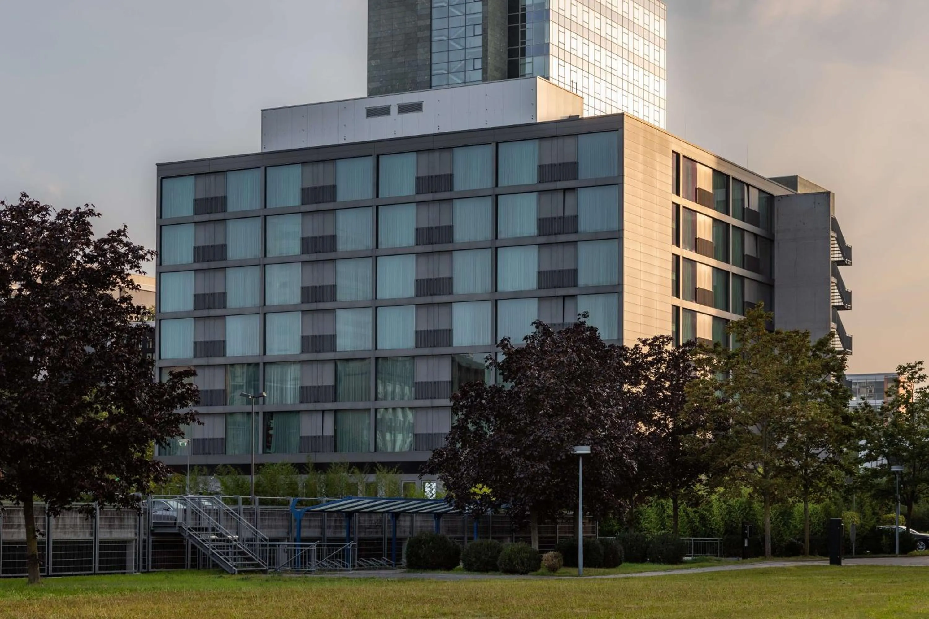 Property building in DoubleTree by Hilton Frankfurt Niederrad