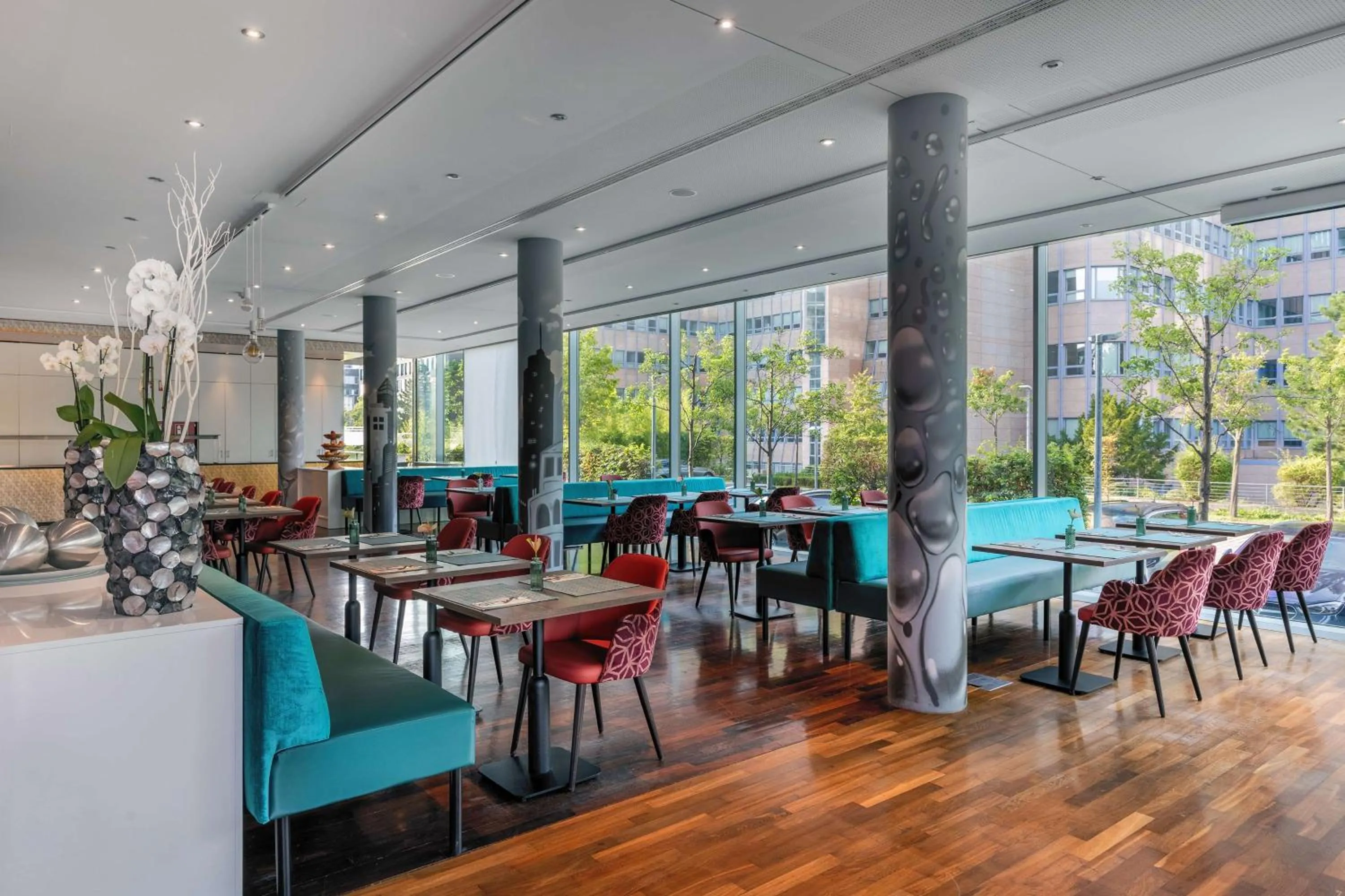 Restaurant/places to eat in DoubleTree by Hilton Frankfurt Niederrad
