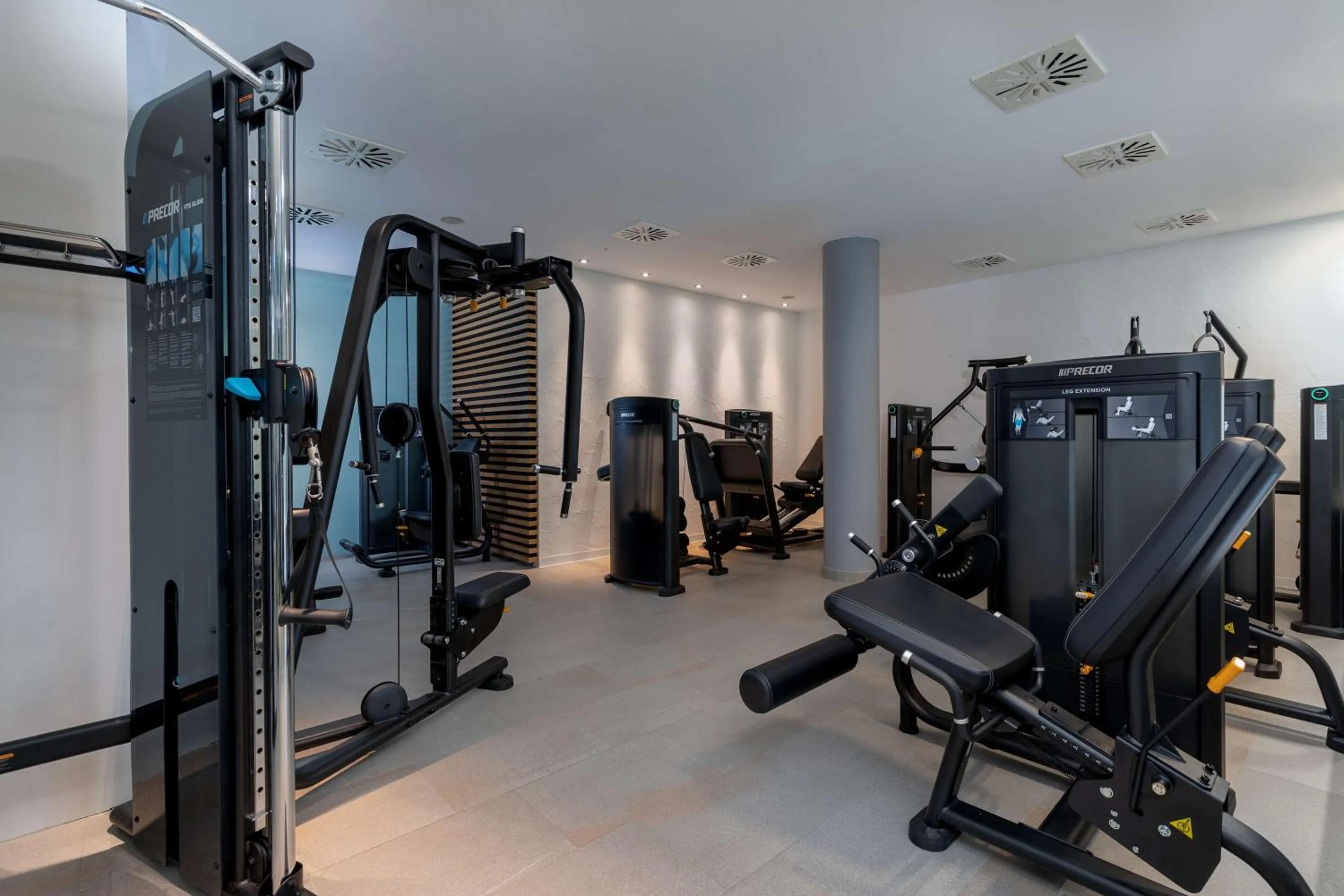 Fitness centre/facilities in DoubleTree by Hilton Frankfurt Niederrad