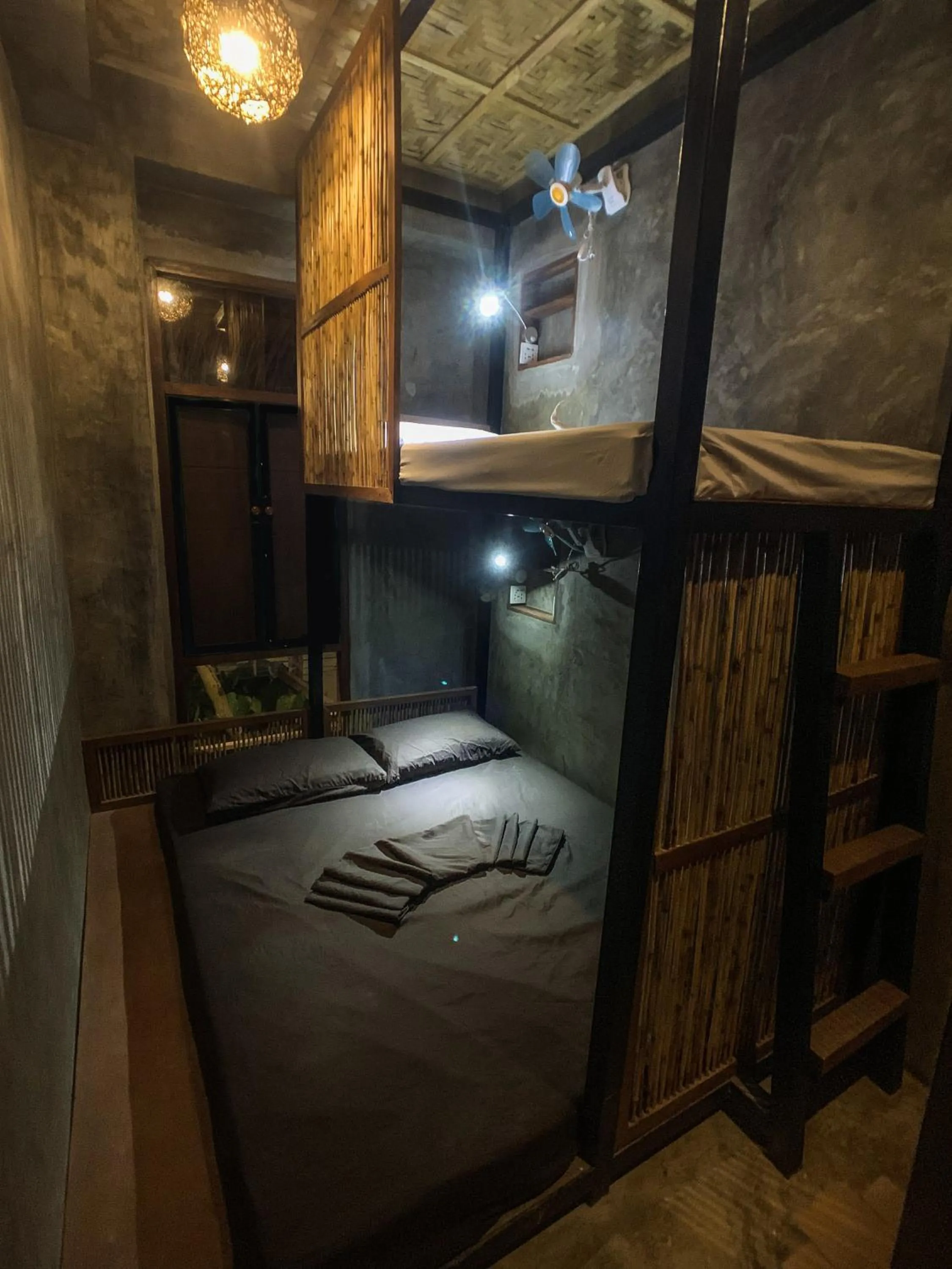 Bed in Hang Loose Hostel