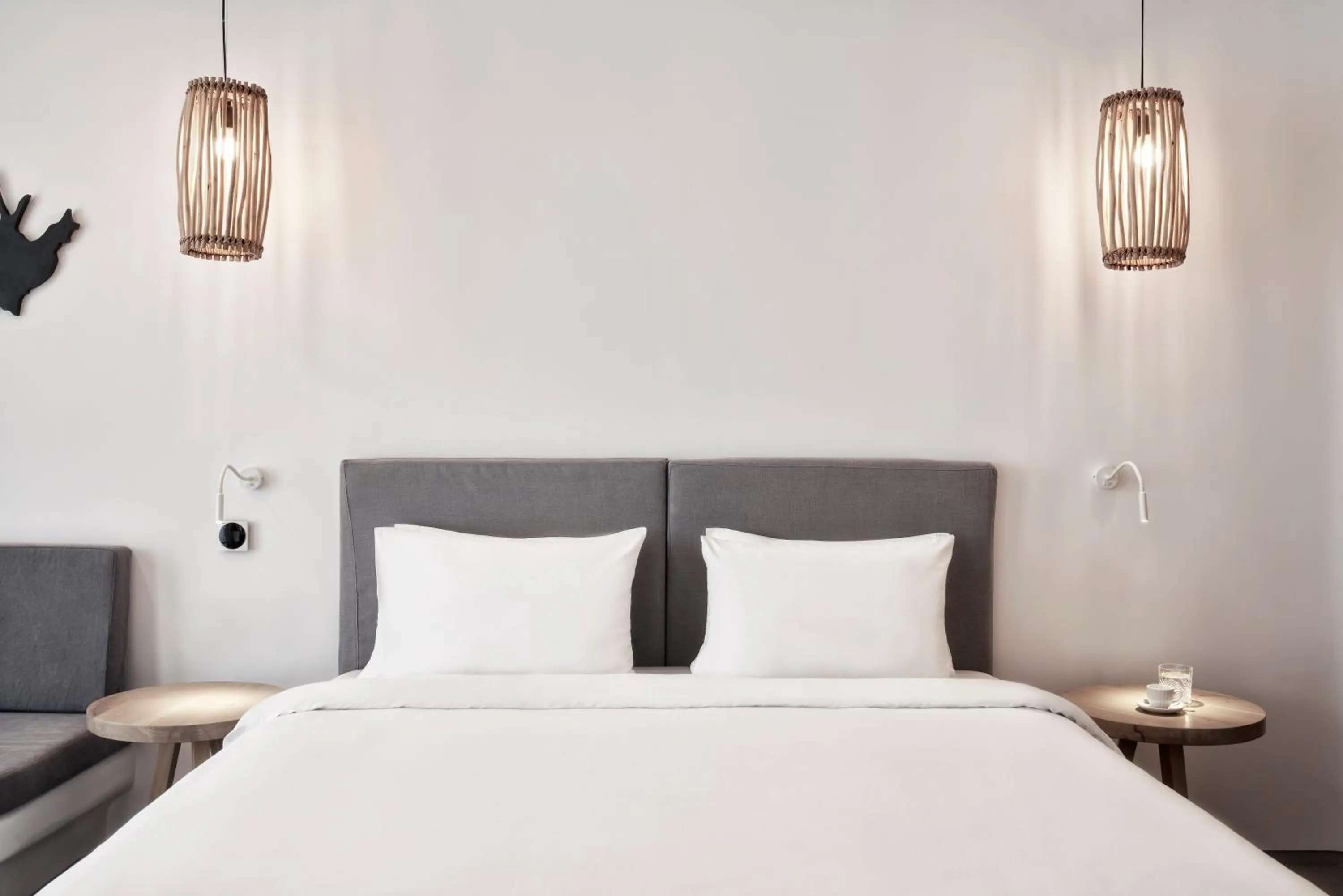 Bedroom, Bed in Radisson Blu Euphoria Resort, Mykonos