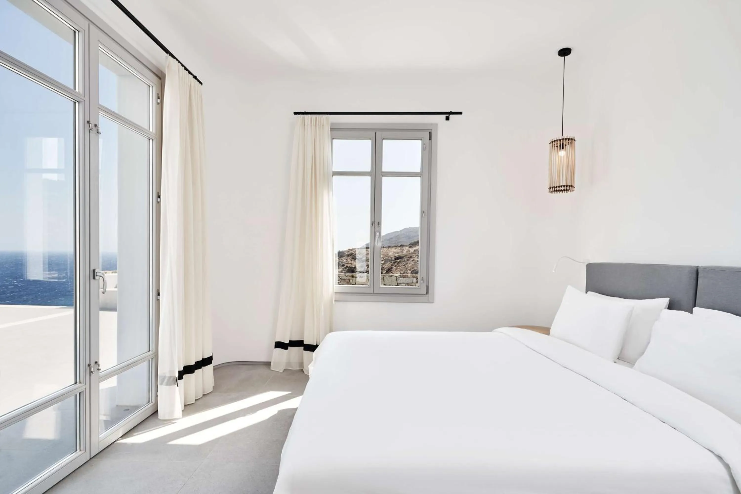 Bedroom, Bed in Radisson Blu Euphoria Resort, Mykonos