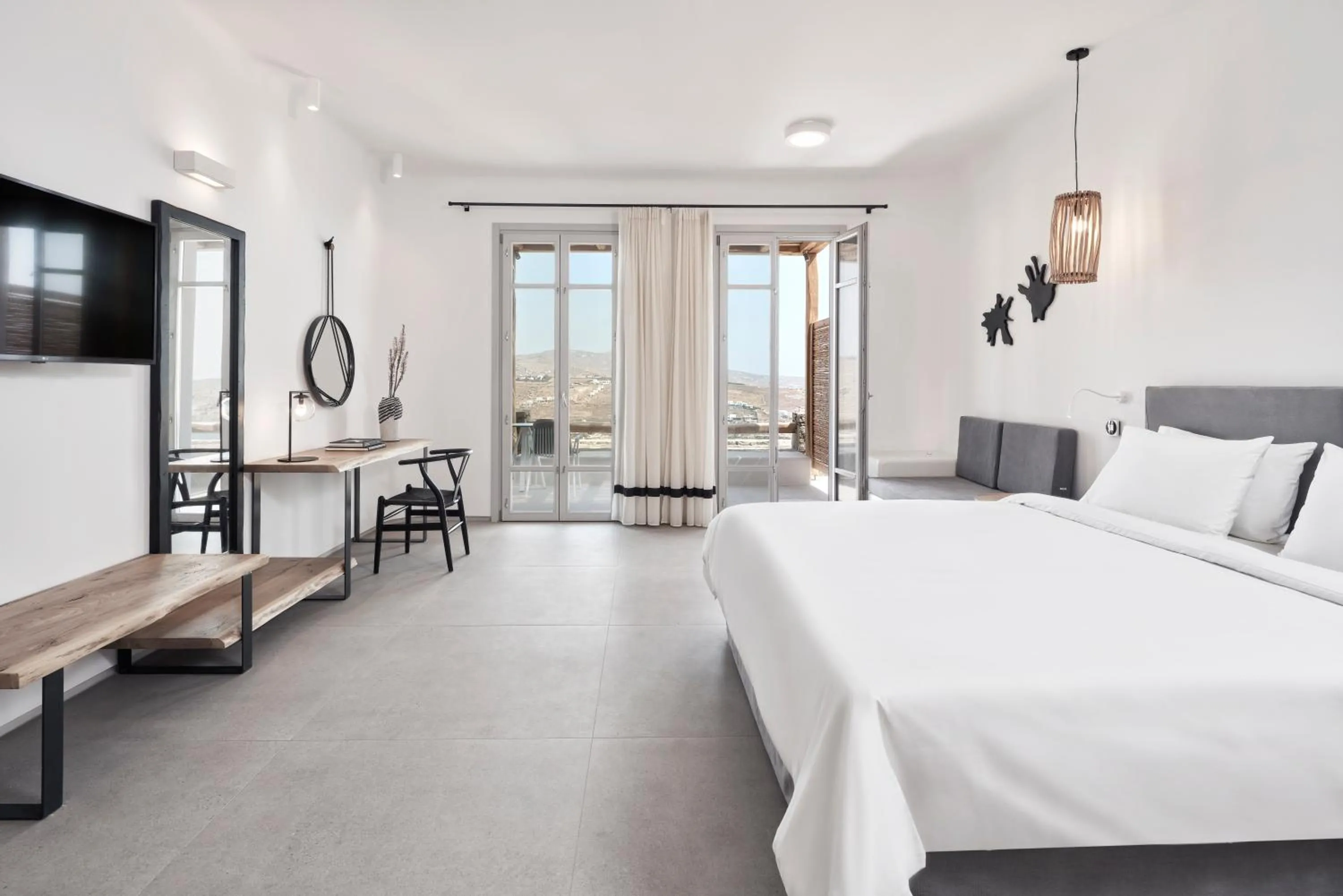 Bedroom, Bed in Radisson Blu Euphoria Resort, Mykonos