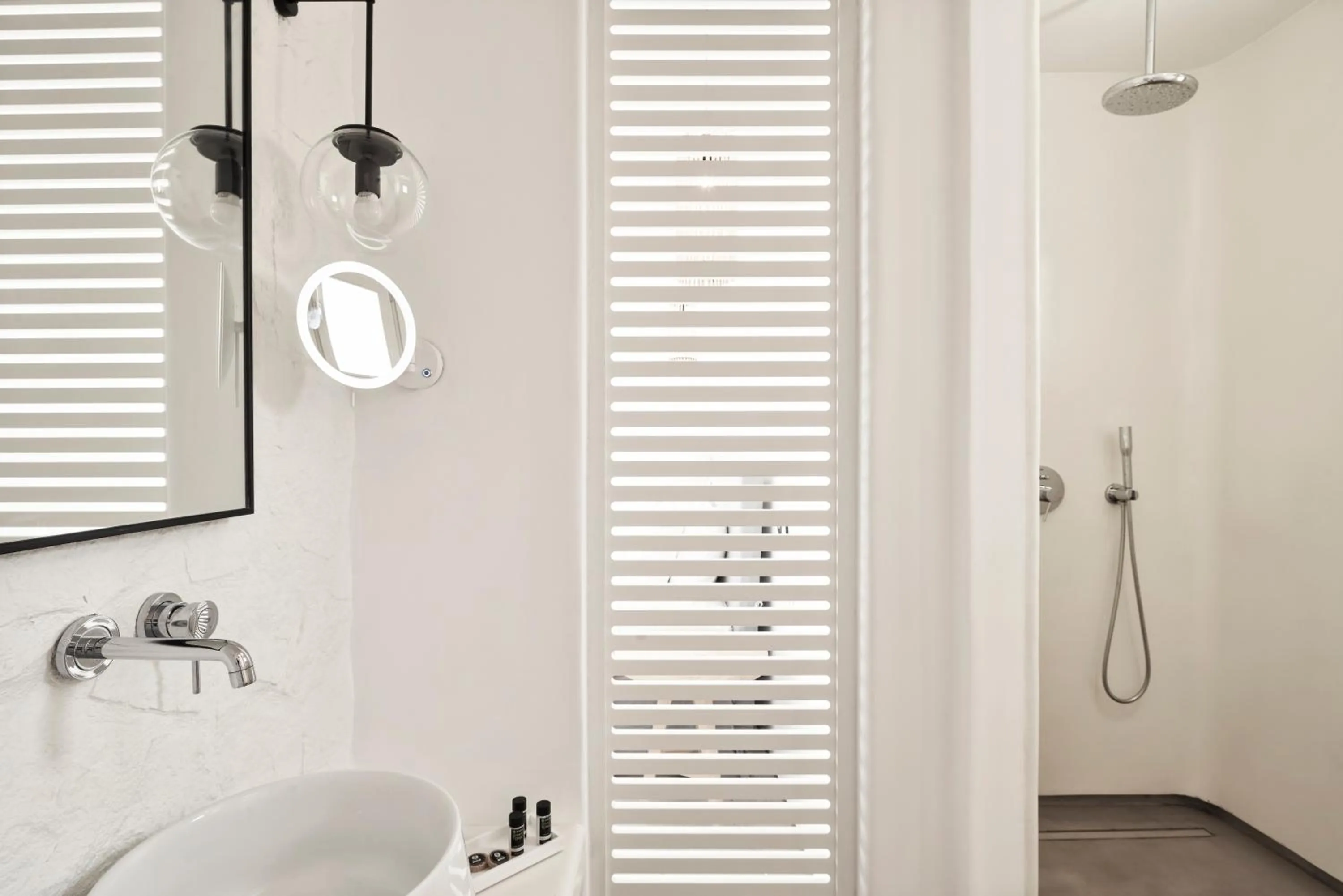 Bathroom in Radisson Blu Euphoria Resort, Mykonos