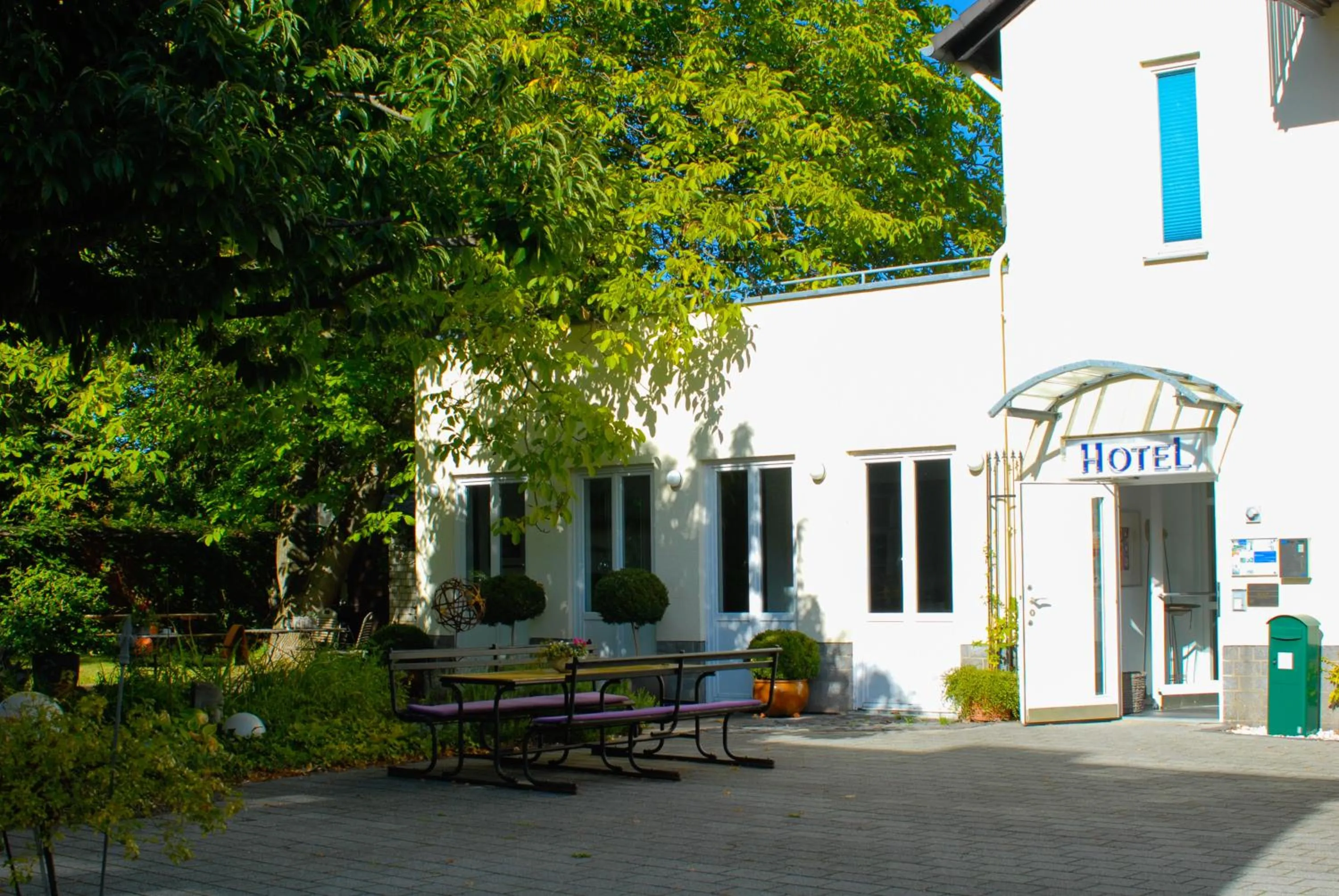 Property building in Hotel ZweiLinden Meckenheim Bonn