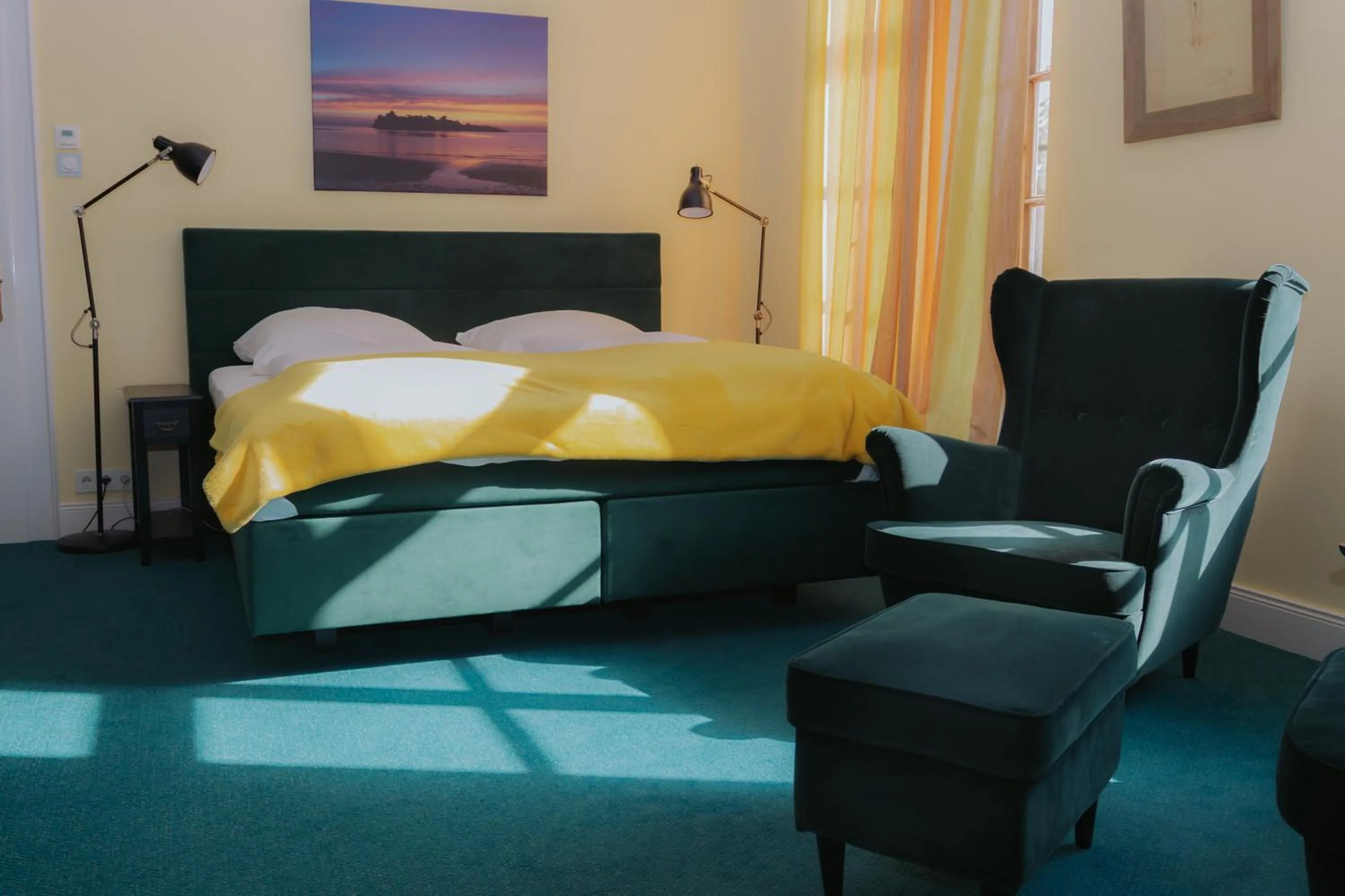 Photo of the whole room, Bed in Hotel ZweiLinden Meckenheim Bonn