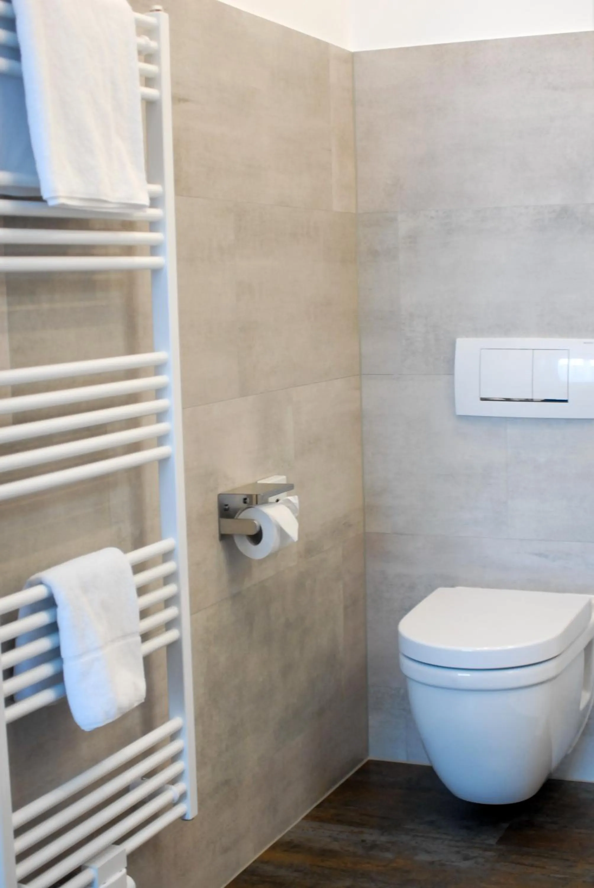 Bathroom in Hotel ZweiLinden Meckenheim Bonn