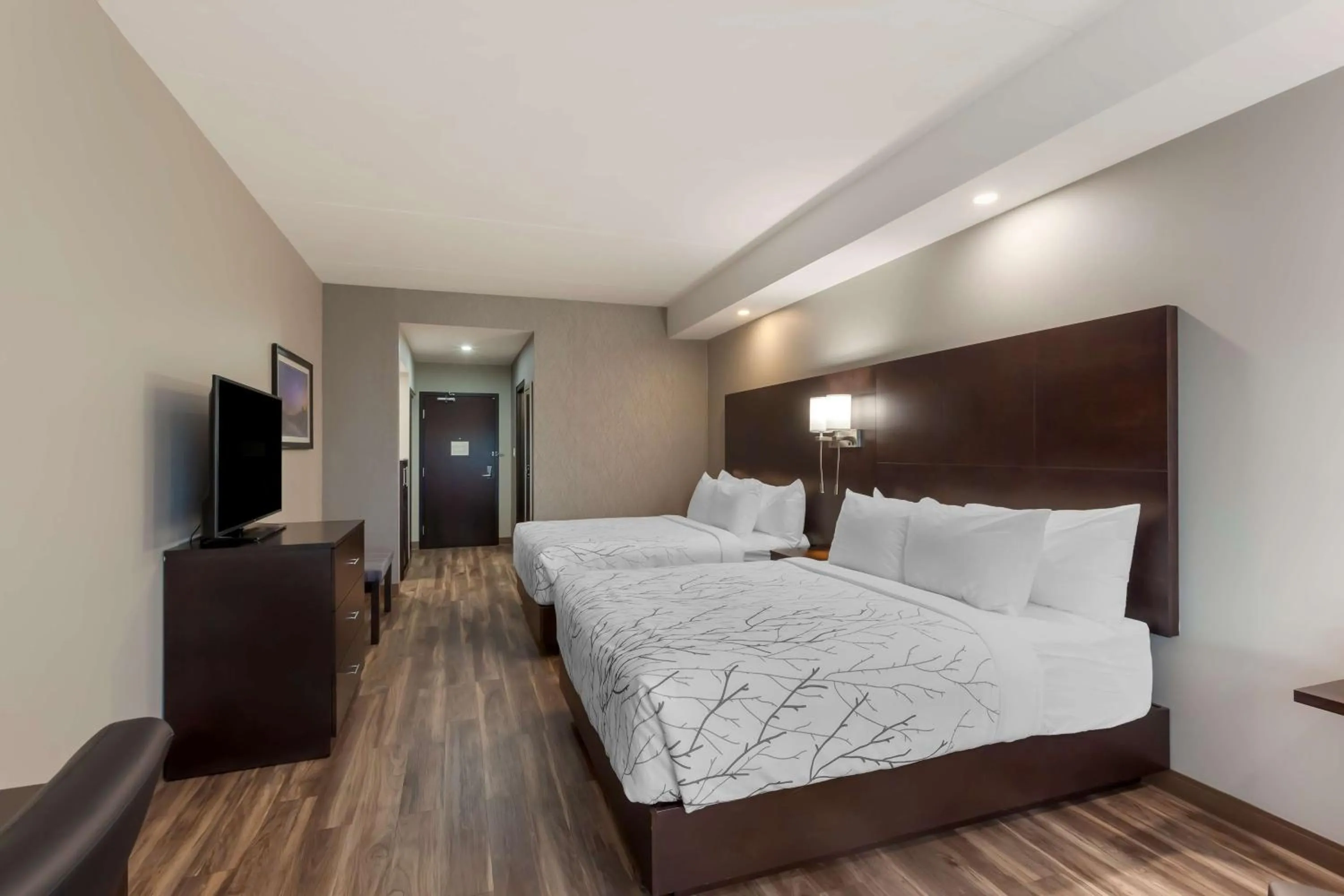 Bedroom, Bed in Best Western Premier Northwood Hotel