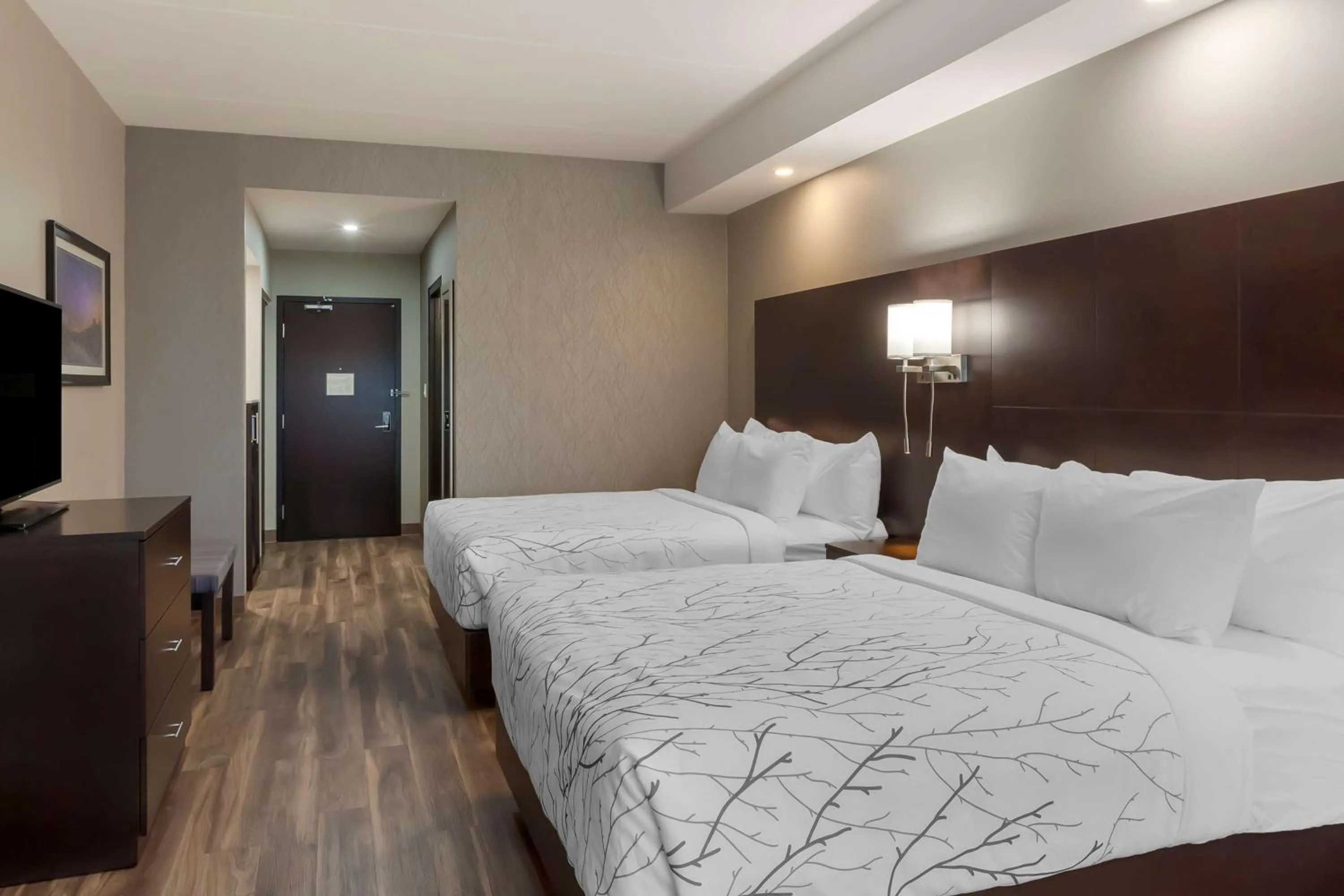 Bedroom, Bed in Best Western Premier Northwood Hotel