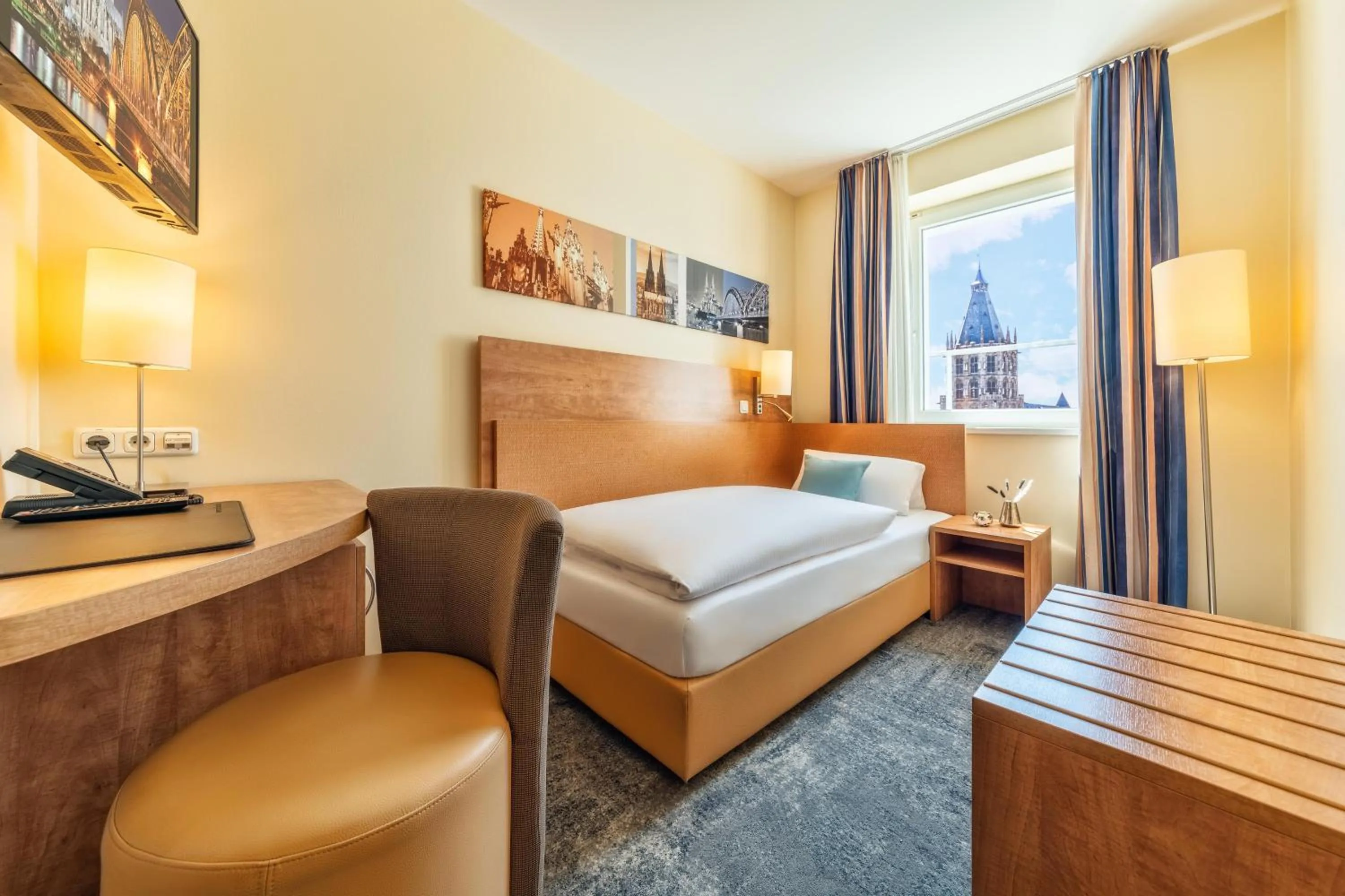 Bed in CityClass Hotel am Dom