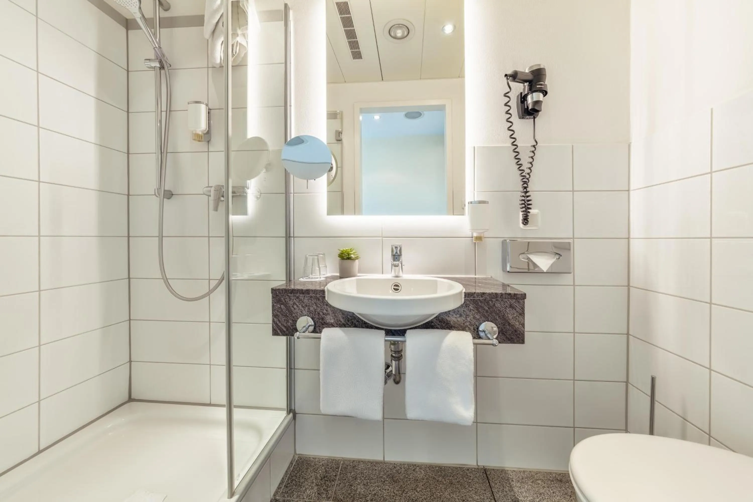 Shower in CityClass Hotel am Dom