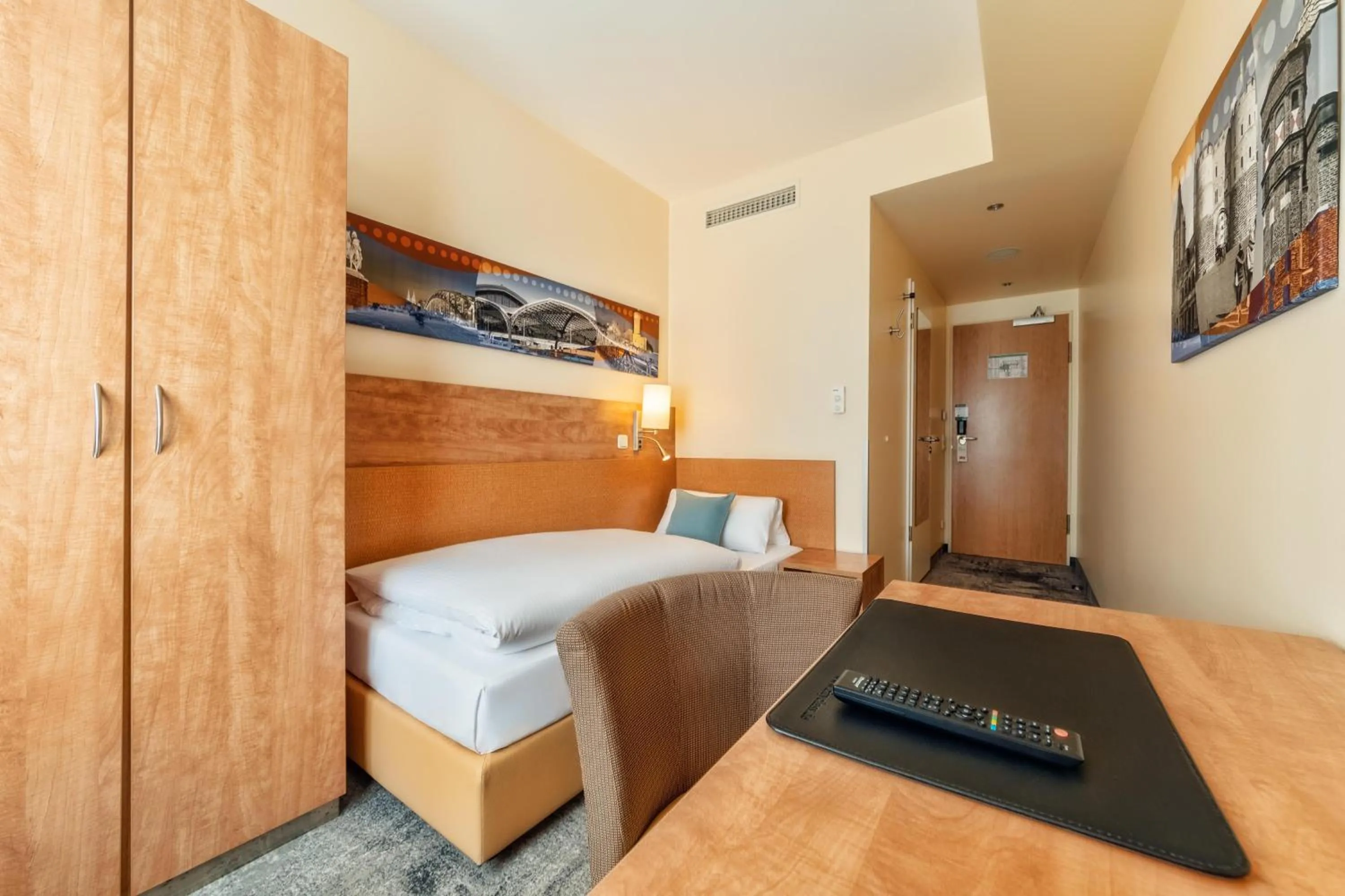 Bed in CityClass Hotel am Dom