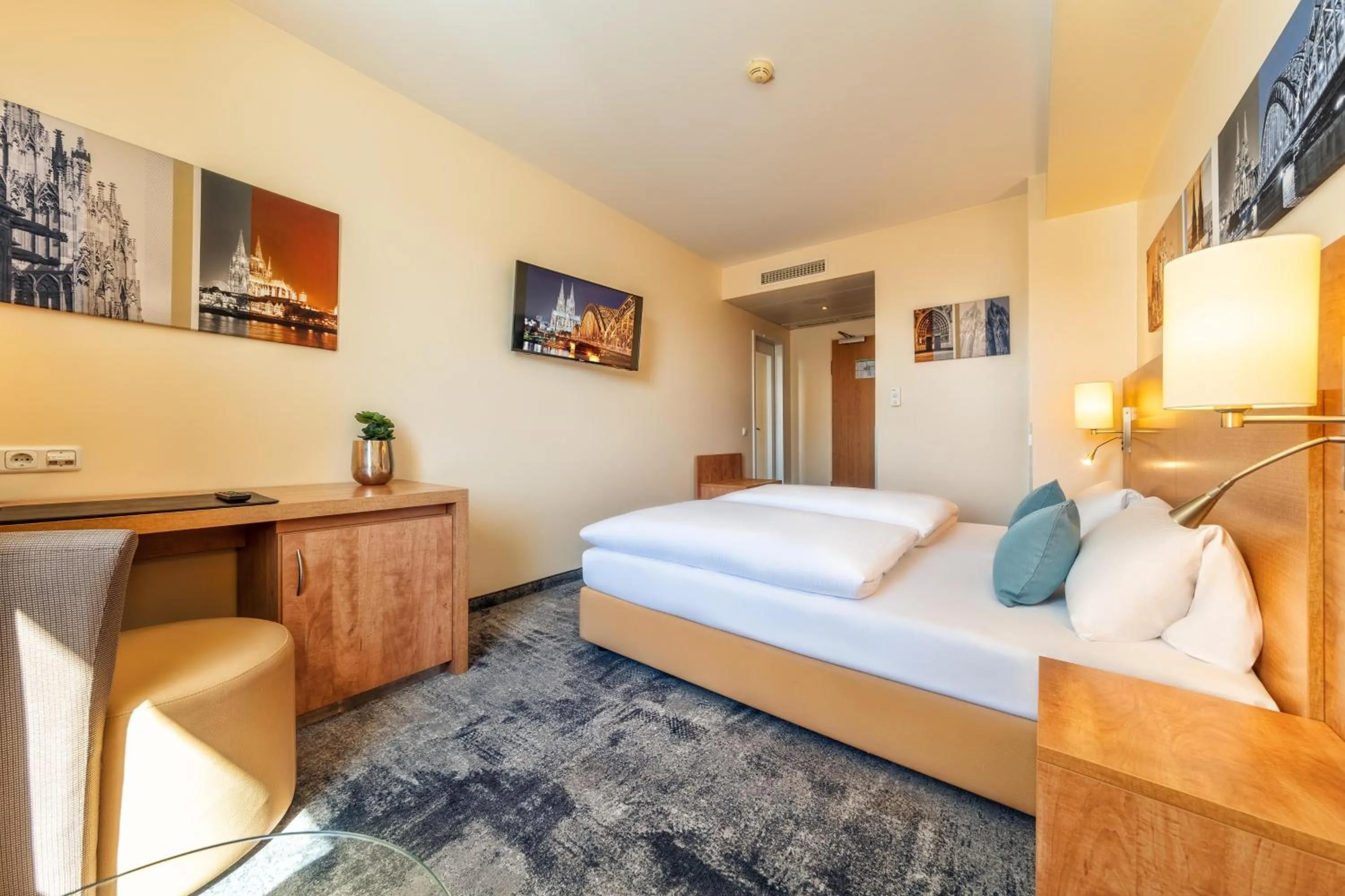 Bed in CityClass Hotel am Dom