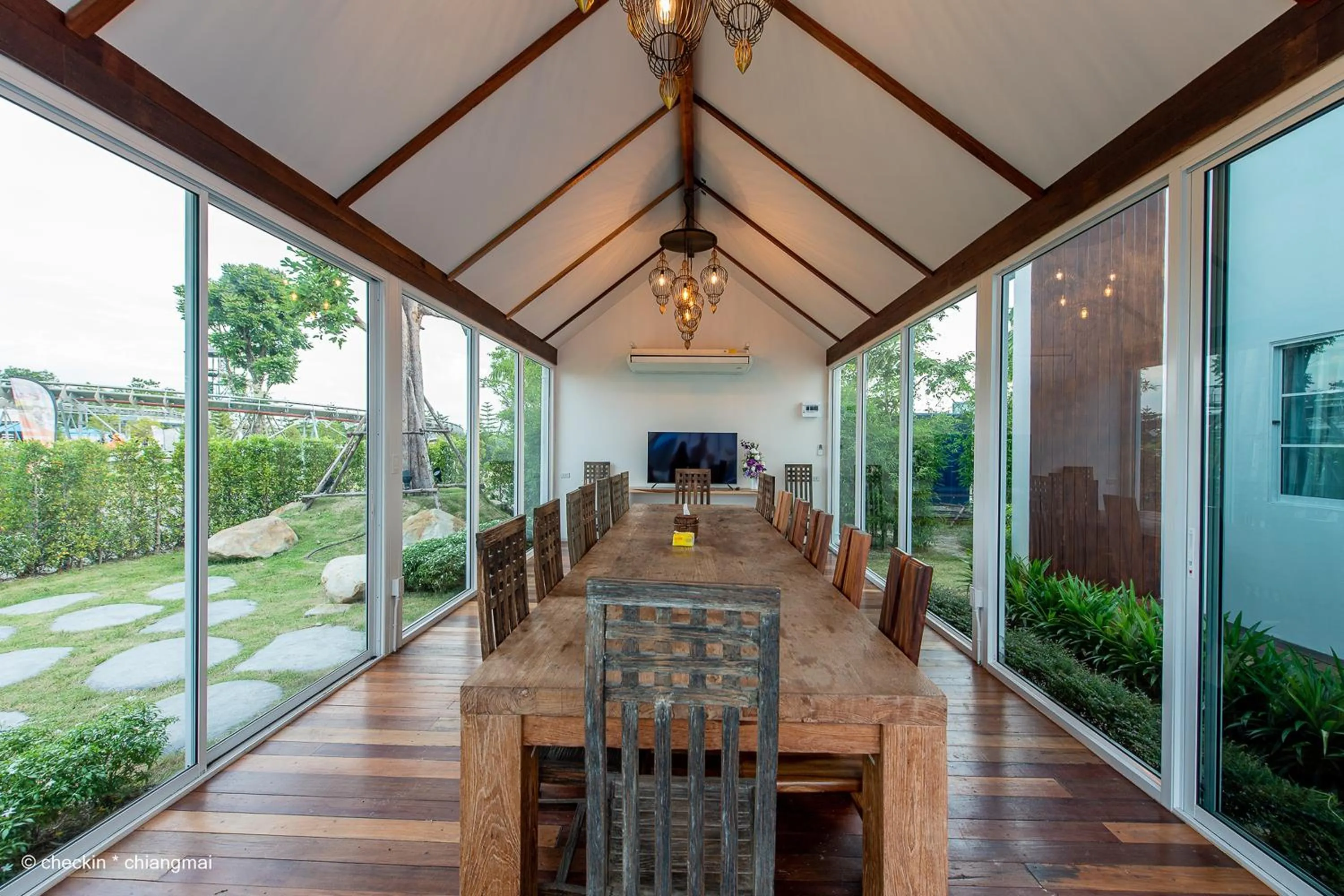 Dining area in Tongna Cottage Natural Resort