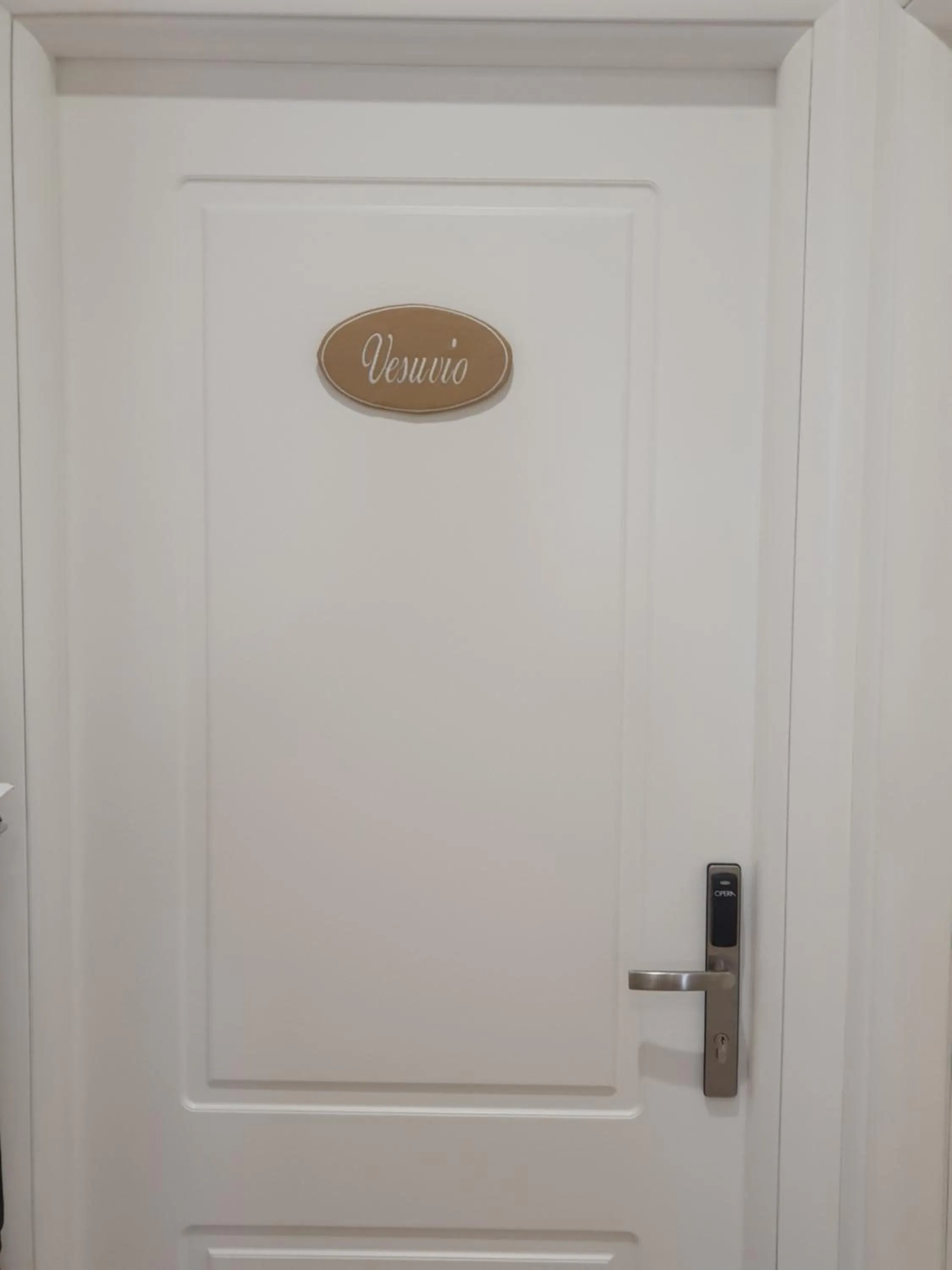 Logo/Certificate/Sign in Dimora Costantino