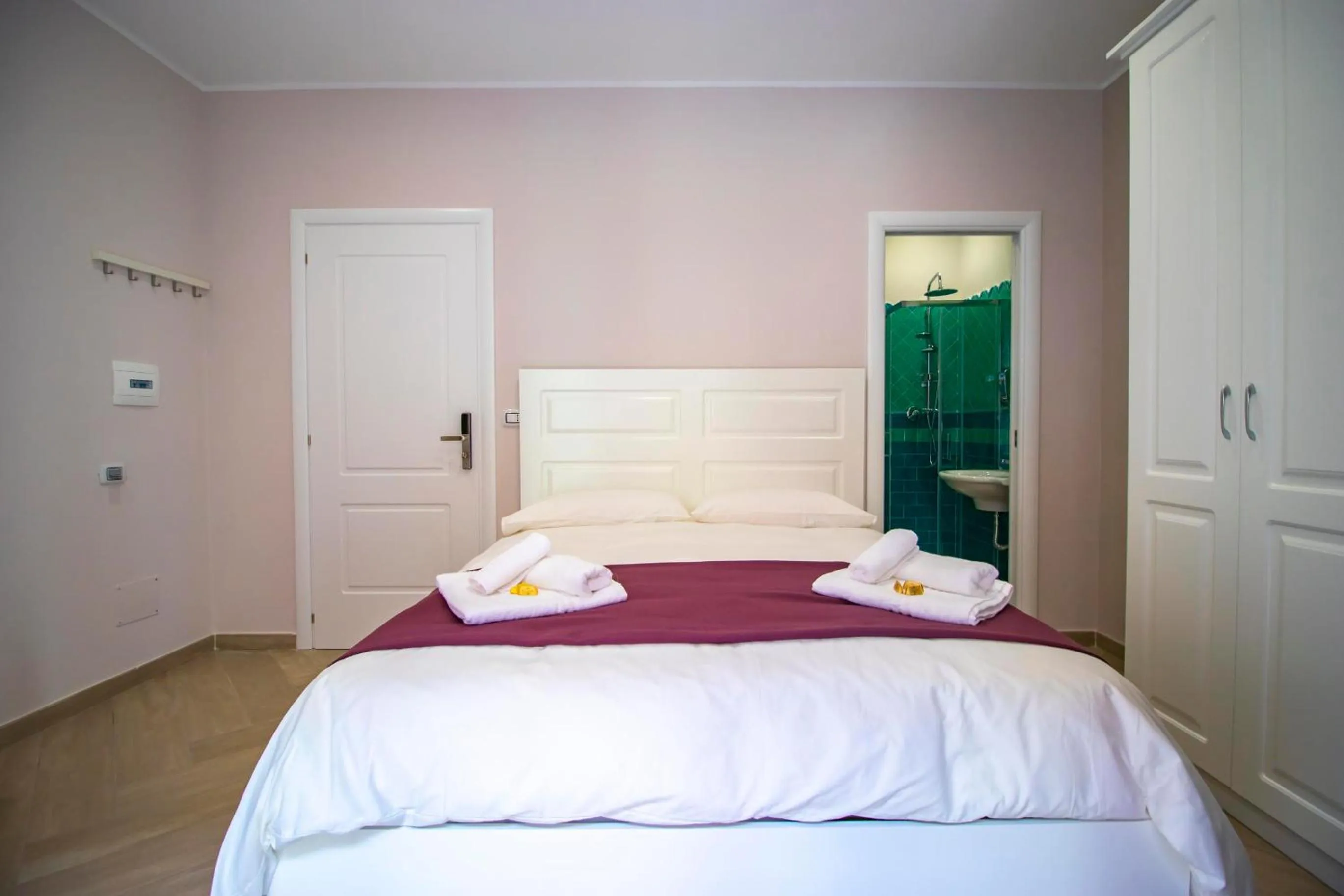 Photo of the whole room, Bed in Dimora Costantino