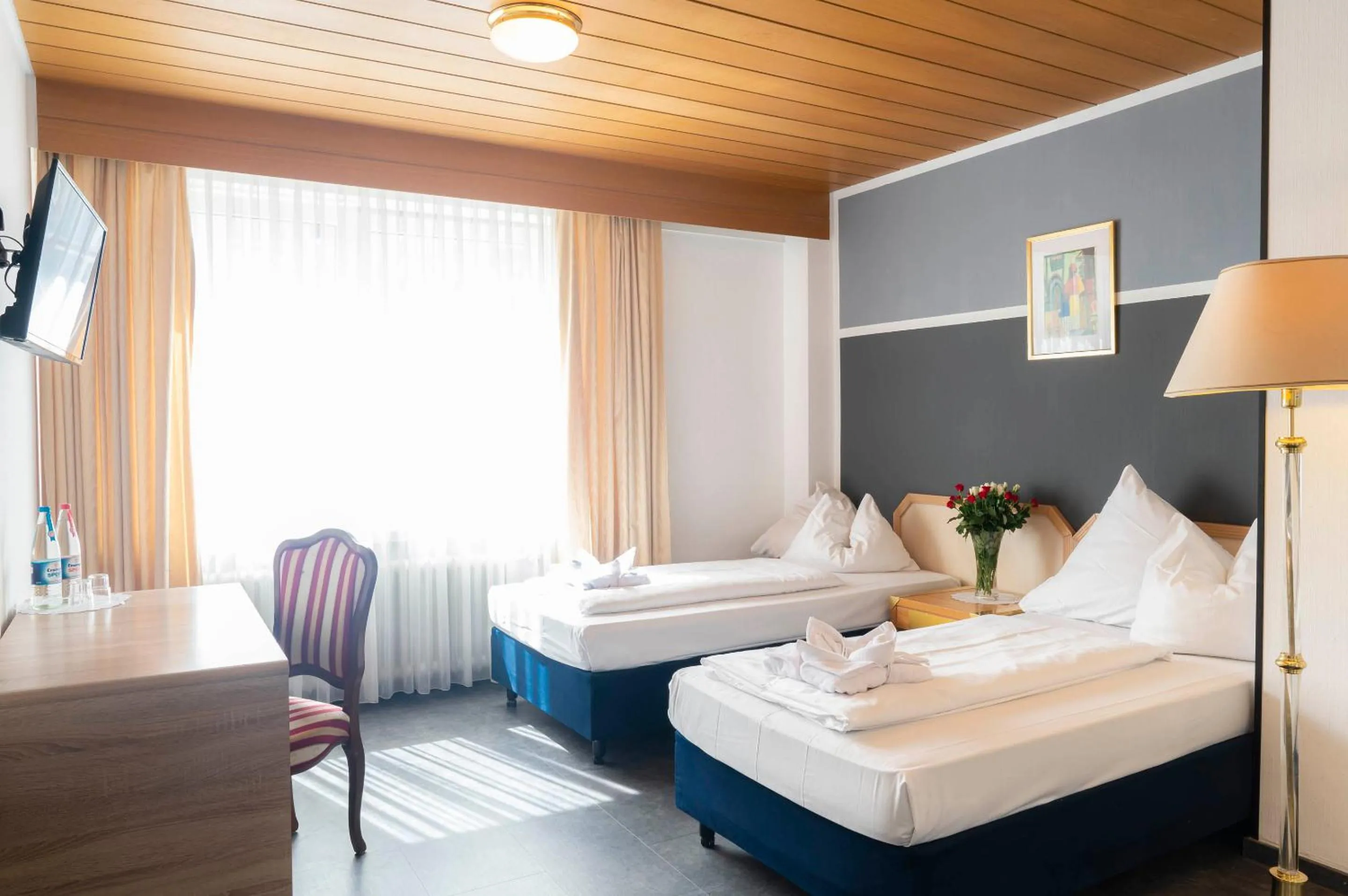 Photo of the whole room, Bed in Hotel Astoria Stuttgart City