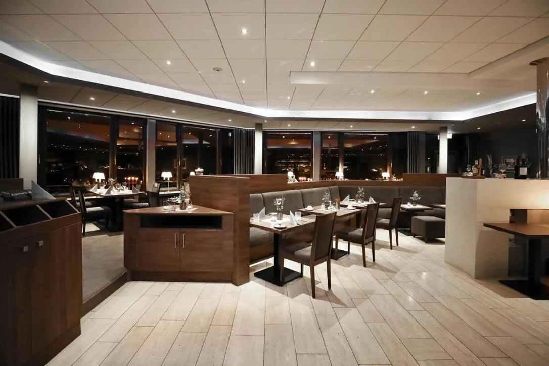 Restaurant/places to eat in Bergmark Hotel