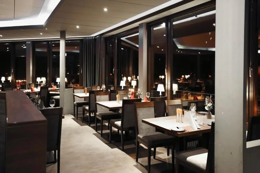 Restaurant/places to eat in Bergmark Hotel