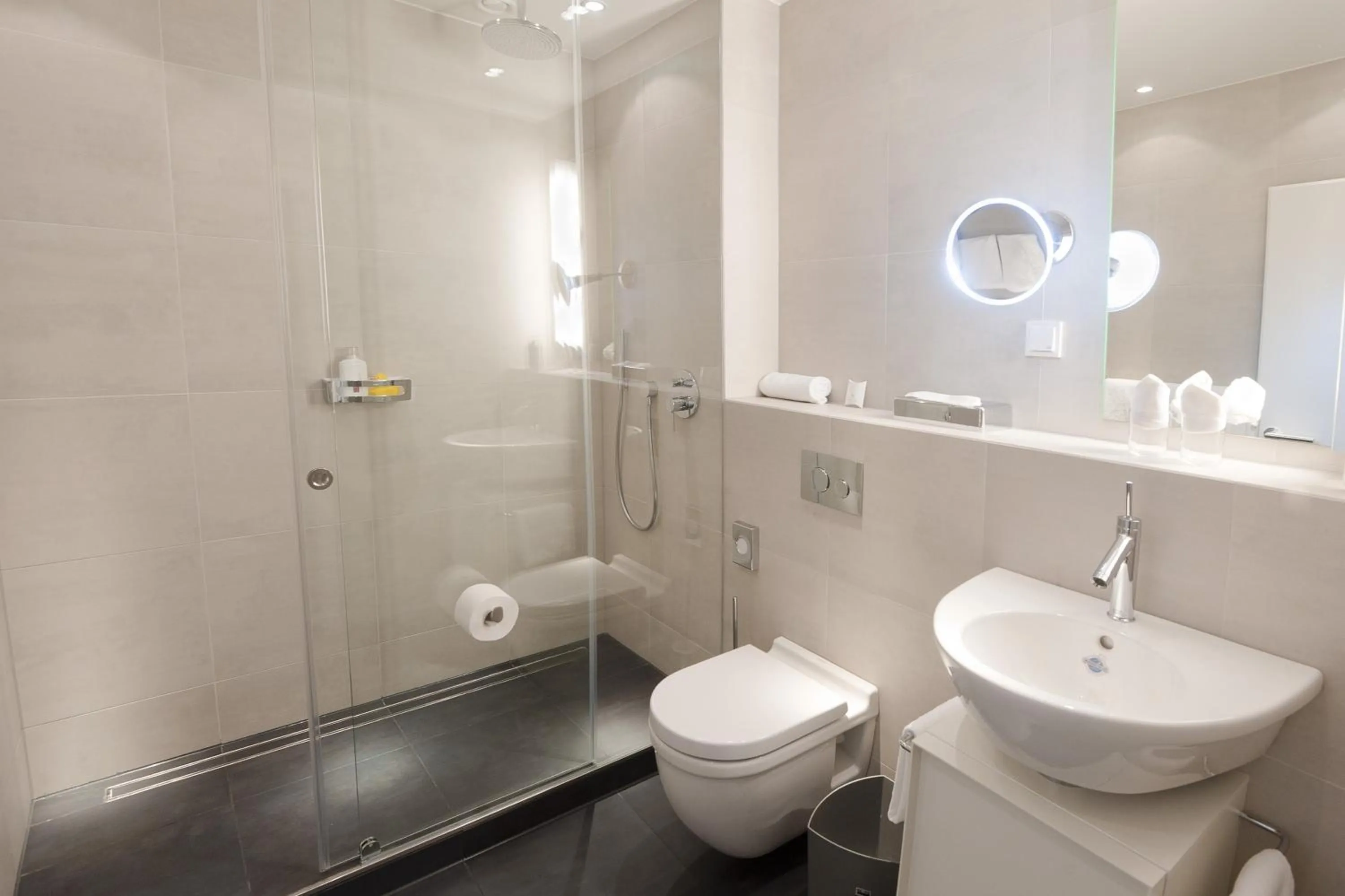 Bathroom in Mintrops Land Hotel Burgaltendorf