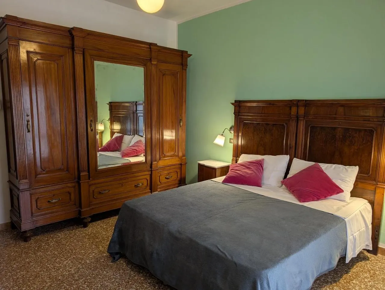 Bed in VILLA ANTONIETTA Rooms & Coffee