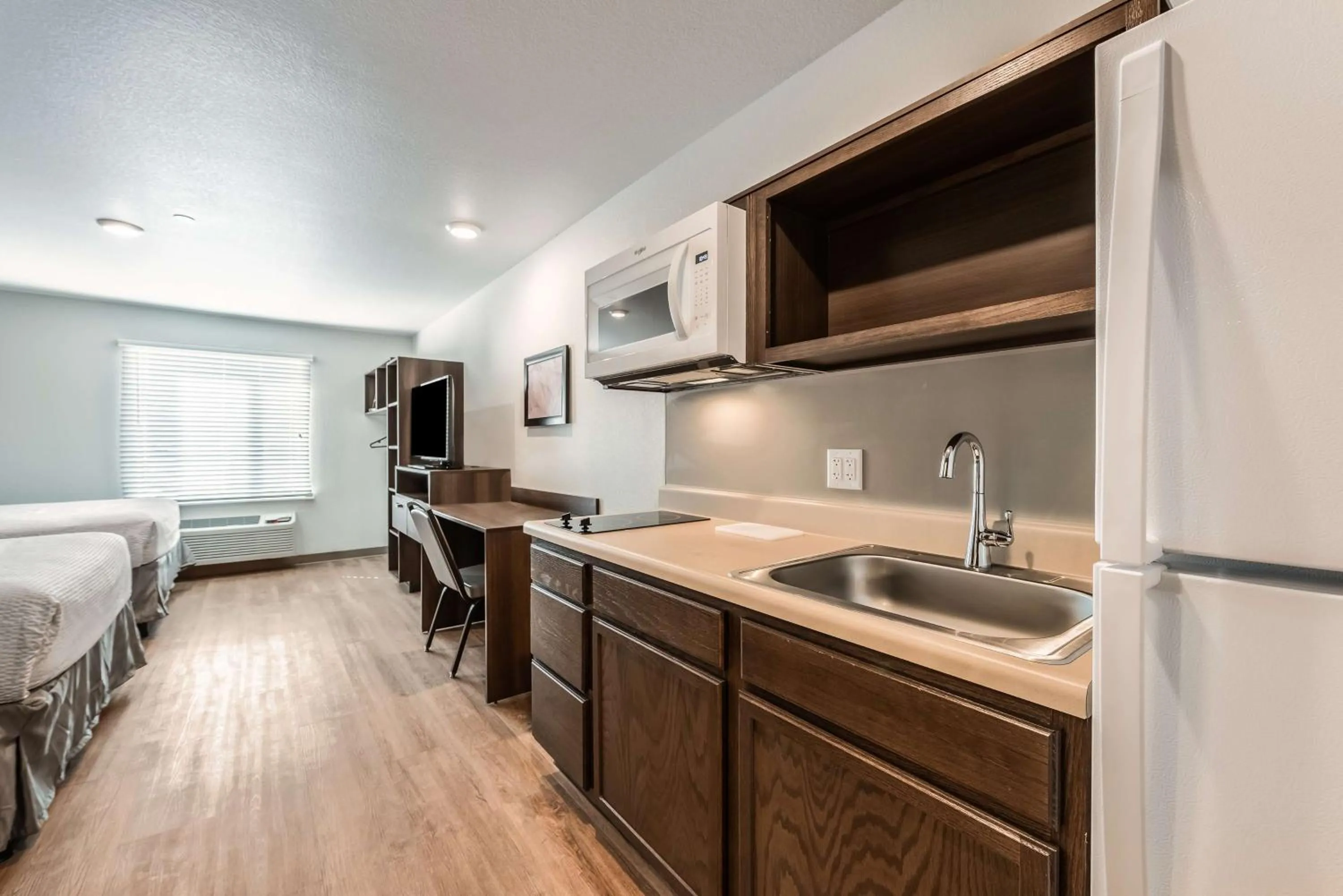 Bedroom, Bed in Extended Stay America Suites - Minneapolis - Airport - Mendota Heights