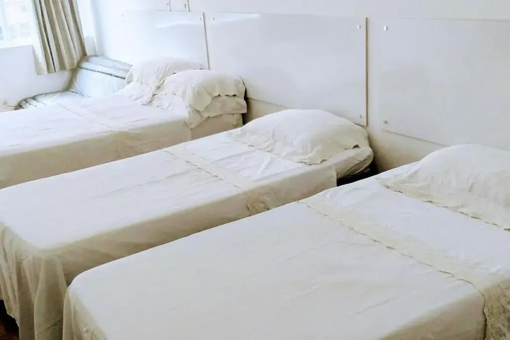 APARTAMENTO COPACABANA saleta, quarto grande com ar cond wi-fi a 2 qds da praia APARTAMENTO COPACABANA saleta, quarto grande com ar cond wi-fi a 2 qds da praia