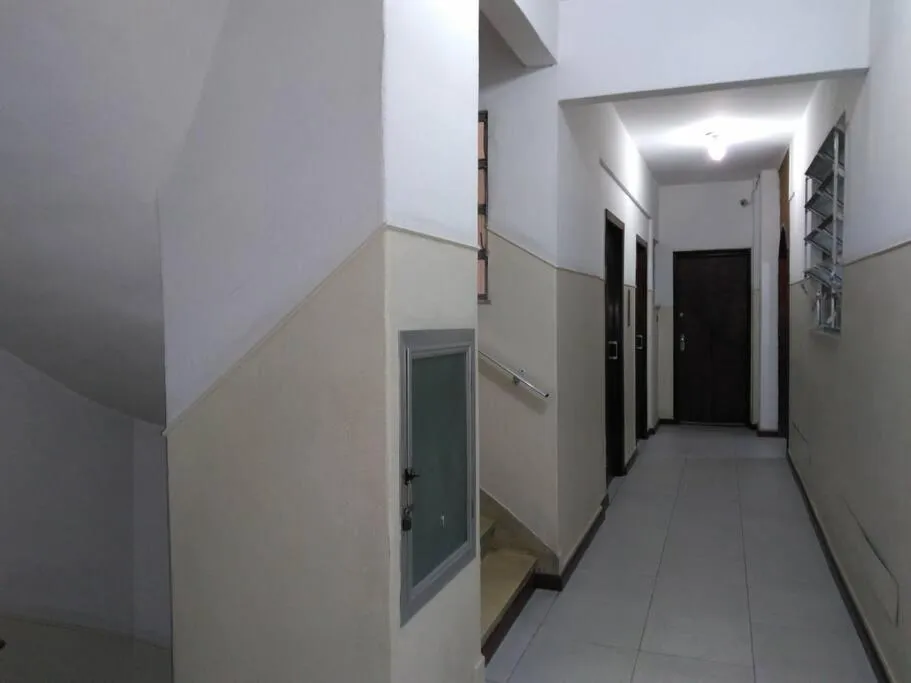 Property building in APARTAMENTO COPACABANA saleta, quarto grande com ar cond wi-fi a 2 qds da praia