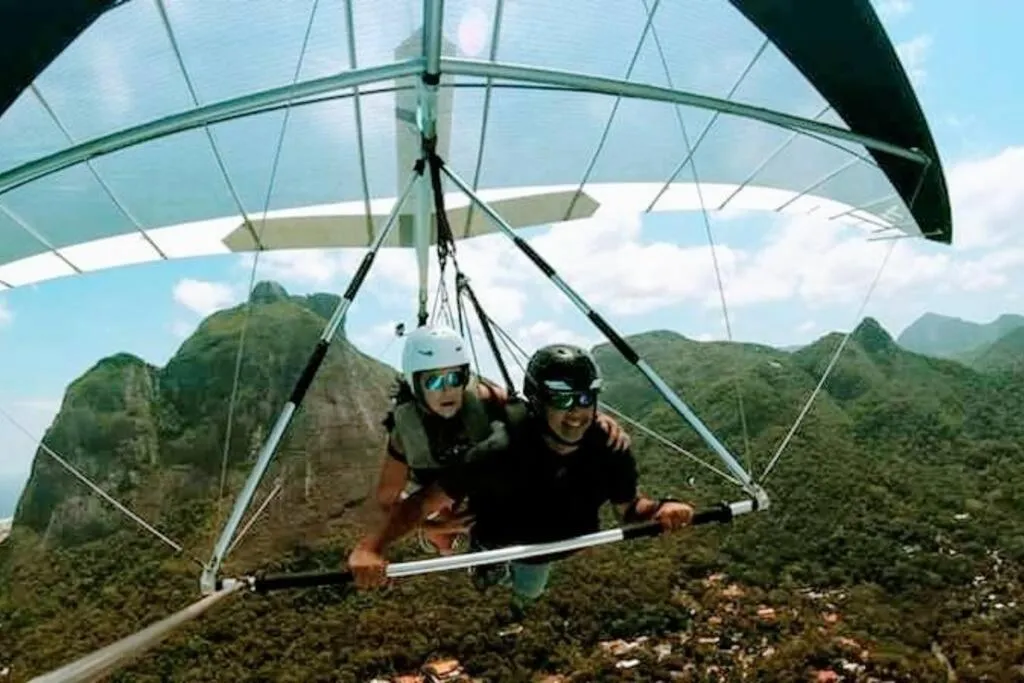 Day in APARTAMENTO COPACABANA saleta, quarto grande com ar cond wi-fi a 2 qds da praia