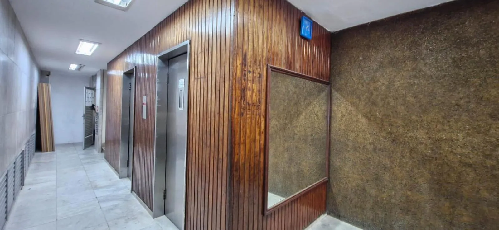 Property building in APARTAMENTO COPACABANA saleta, quarto grande com ar cond wi-fi a 2 qds da praia