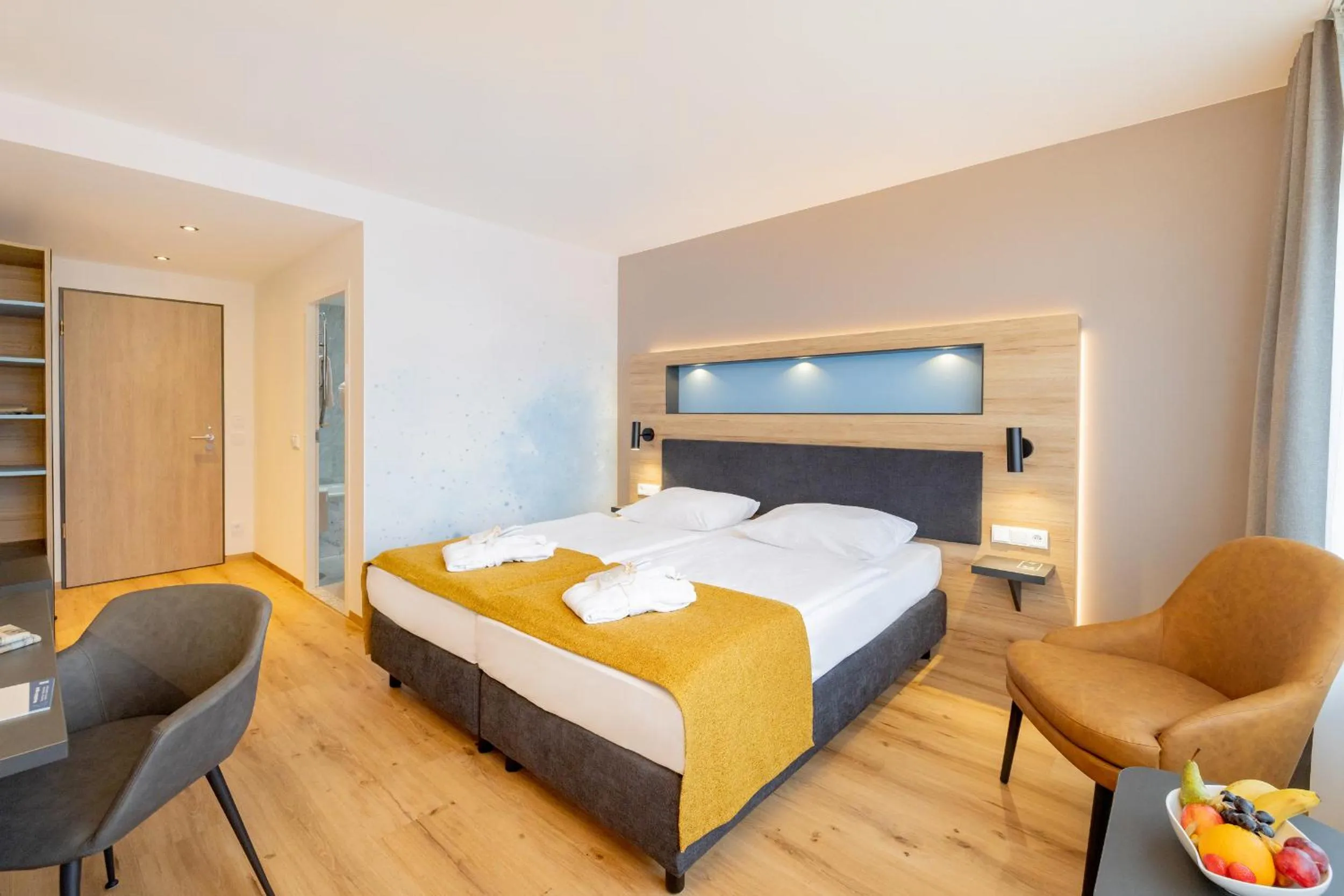 Photo of the whole room, Bed in Parkhotel Rügen