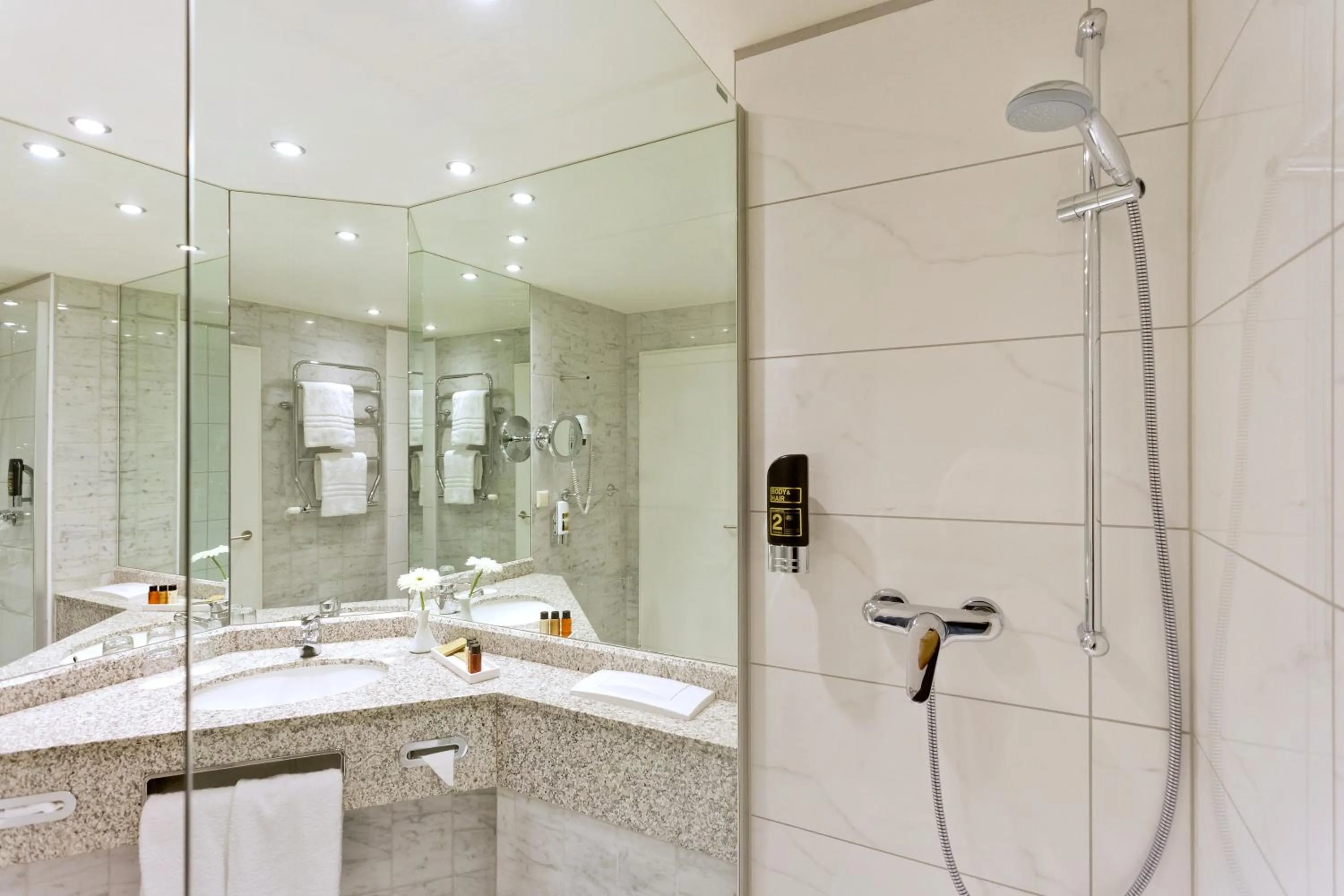 Shower in Parkhotel Rügen