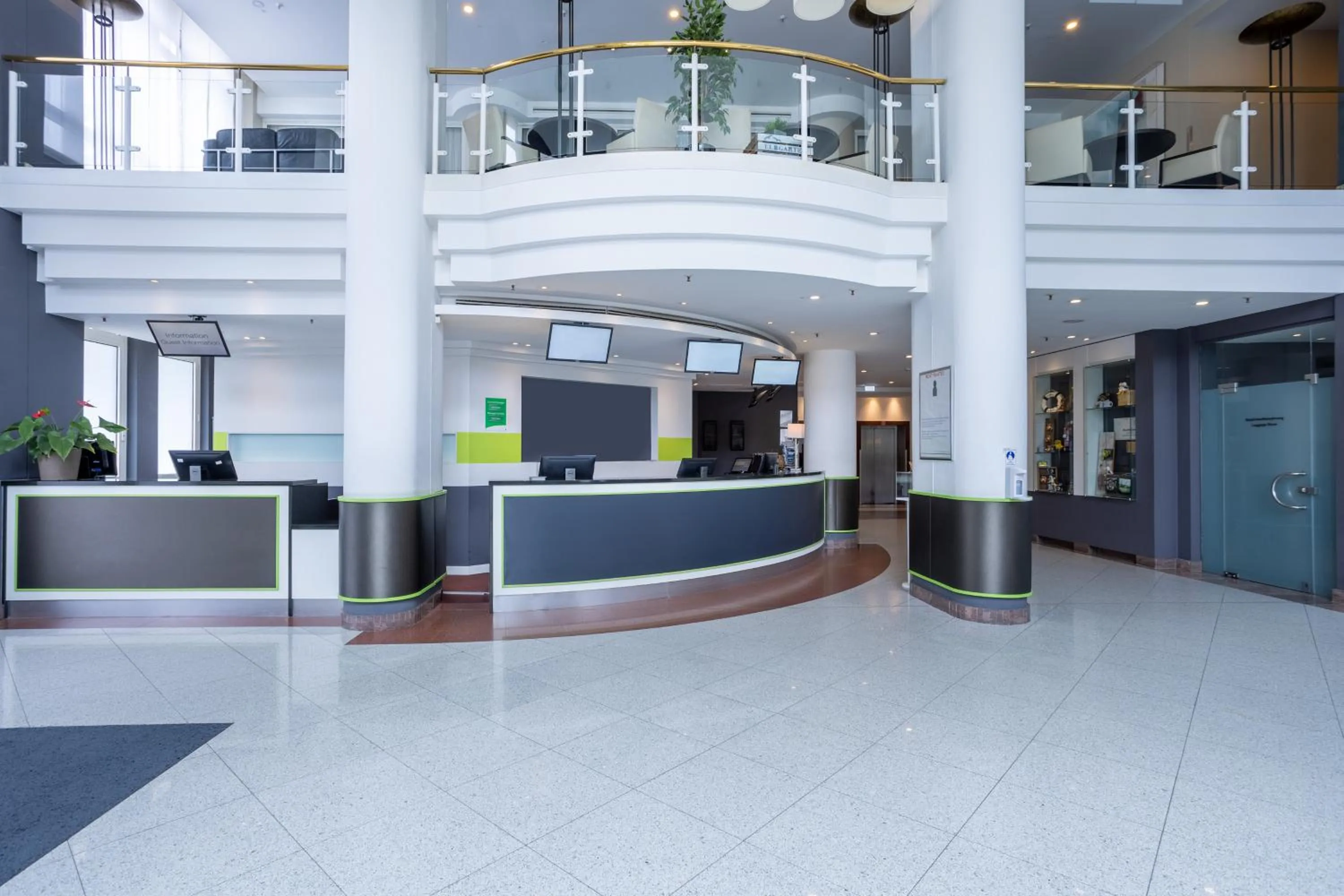 Lobby or reception in Holiday Inn Hamburg, an IHG Hotel