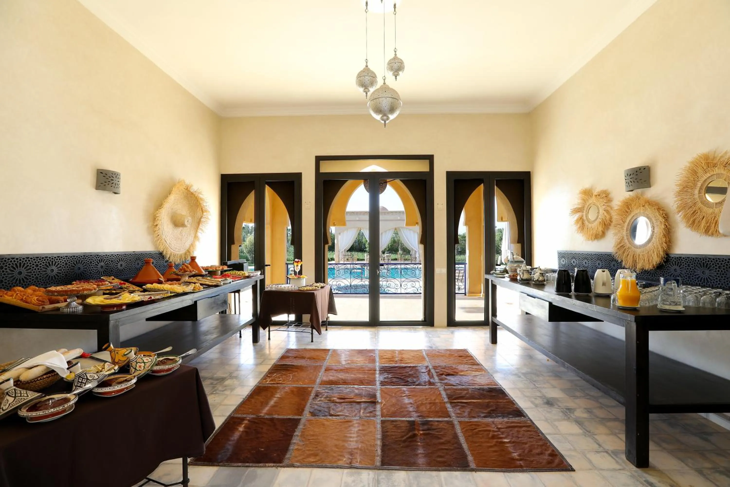 Restaurant/places to eat in Atlas Widan