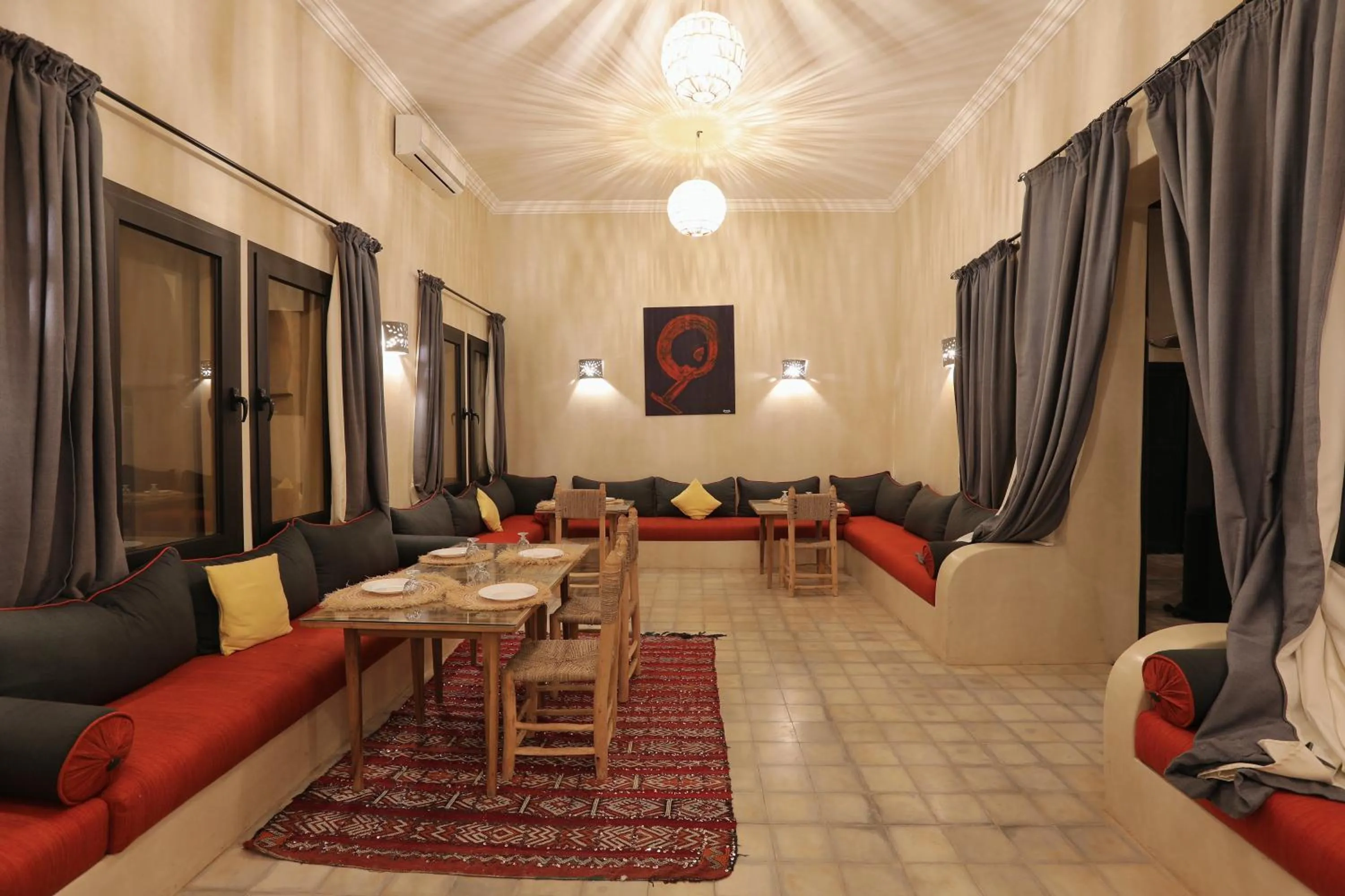 Restaurant/places to eat in Atlas Widan