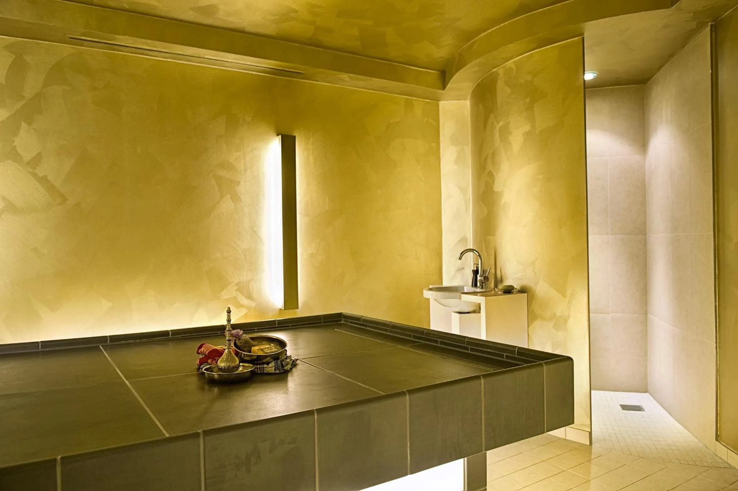 Steam room in ROEWERS Privathotel & Spa