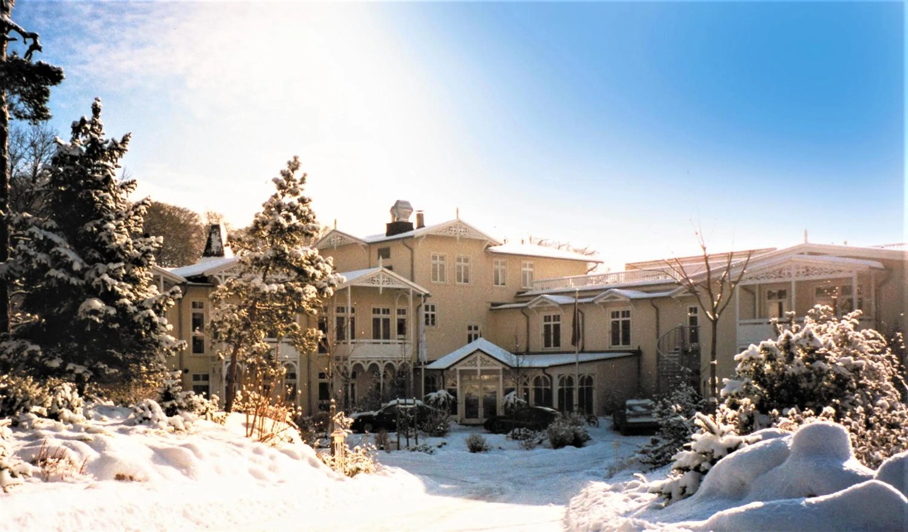 Property building in ROEWERS Privathotel & Spa