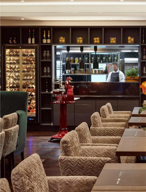 Restaurant/places to eat in ROEWERS Privathotel & Spa