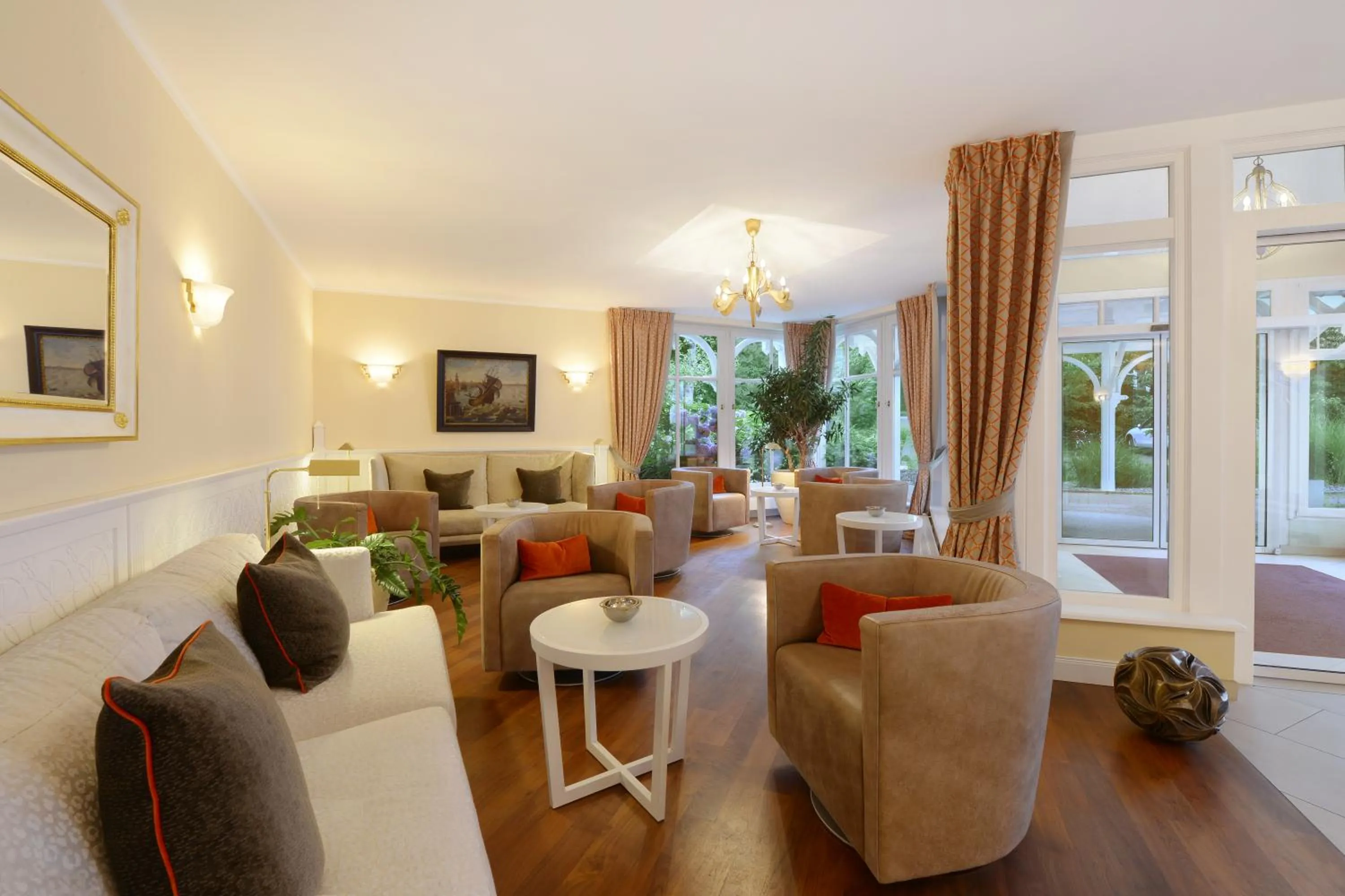 Lobby or reception in ROEWERS Privathotel & Spa